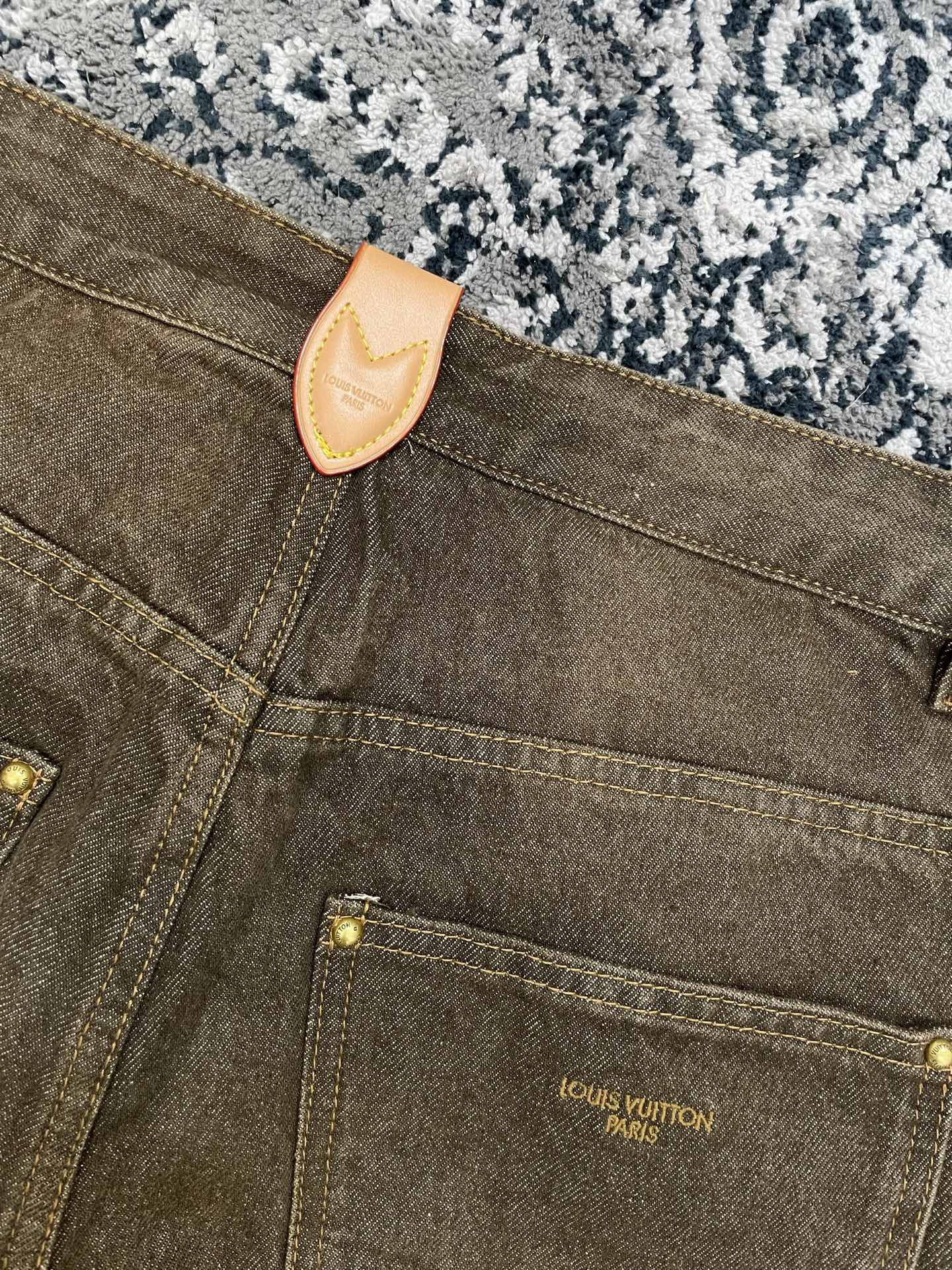 브론즈 데님 재킷, 청바지 (Bronze denim jacket, jeans)
