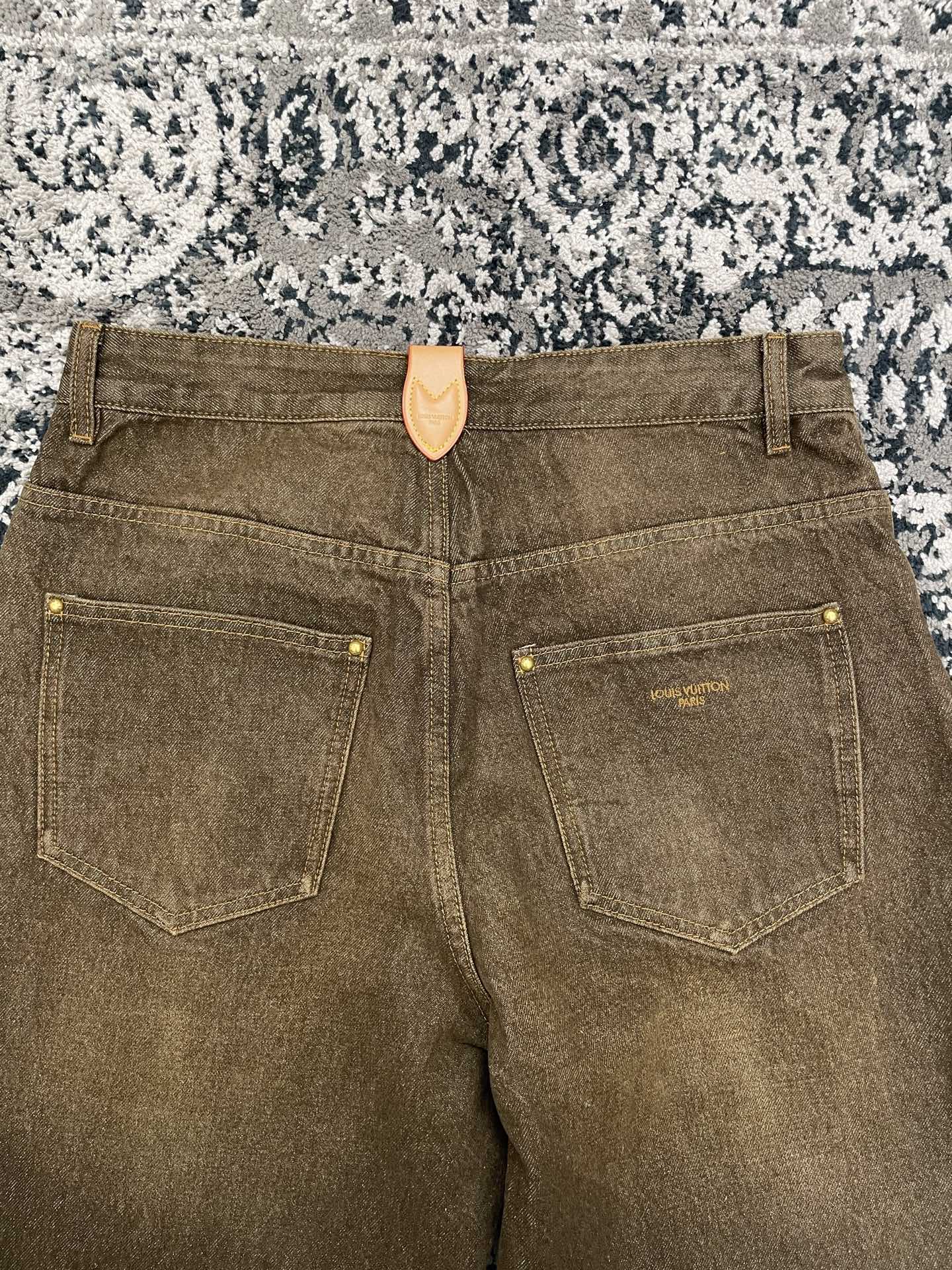 브론즈 데님 재킷, 청바지 (Bronze denim jacket, jeans)