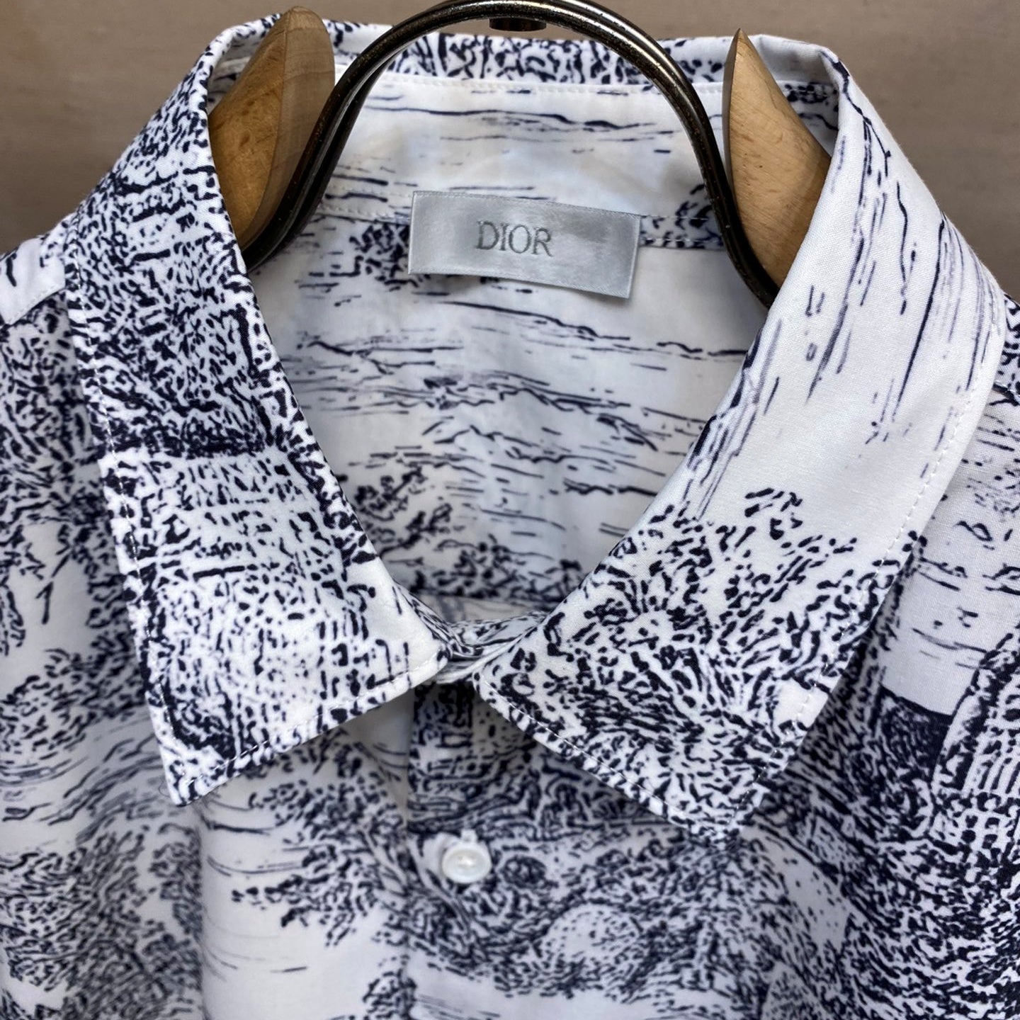 모노톤 셔츠 (Monotone shirt)