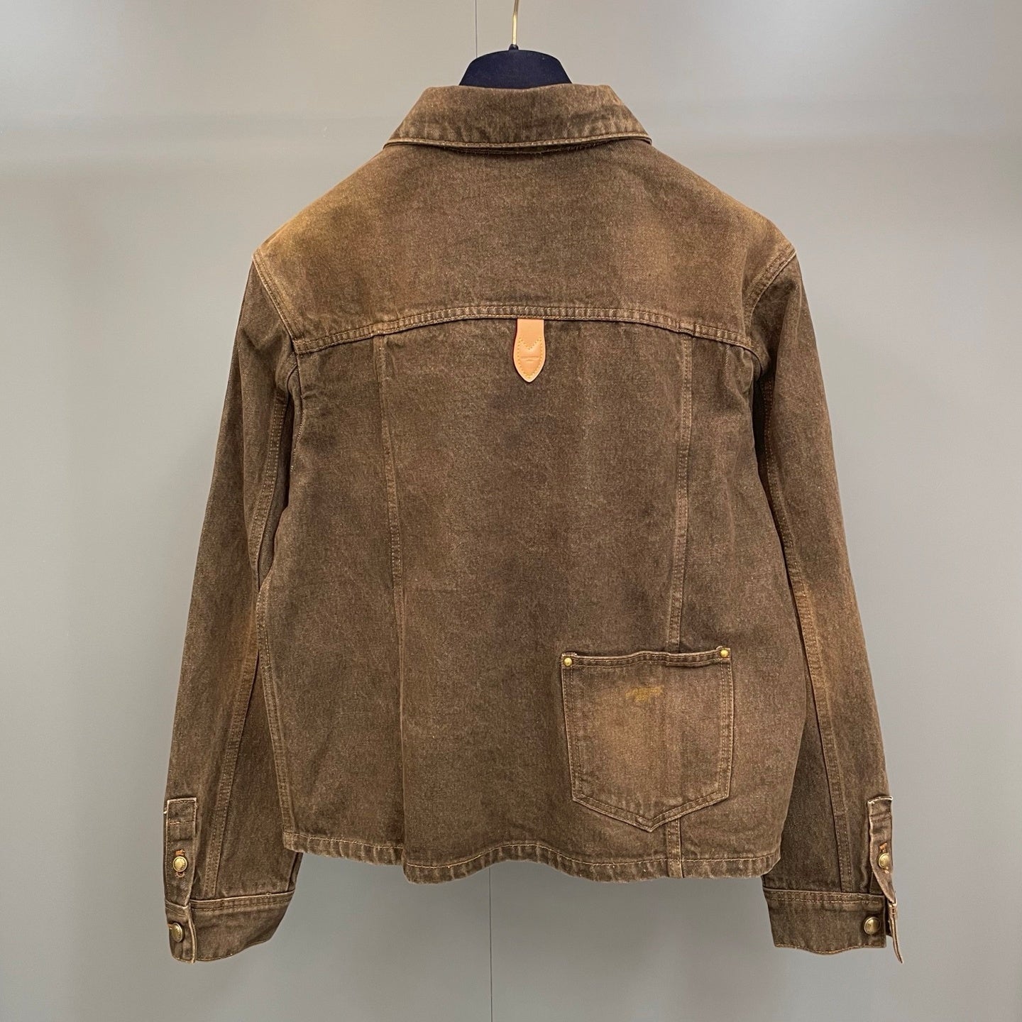 브론즈 데님 재킷, 청바지 (Bronze denim jacket, jeans)