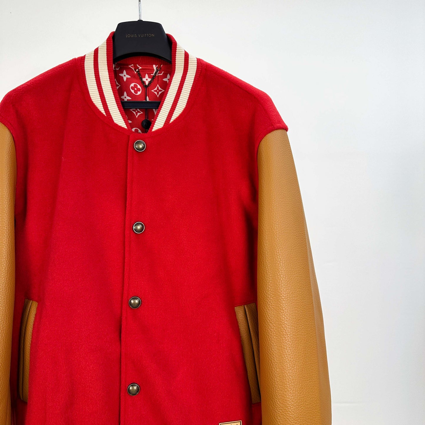 콘트라스트 야구점퍼 (Contrast baseball jumper)