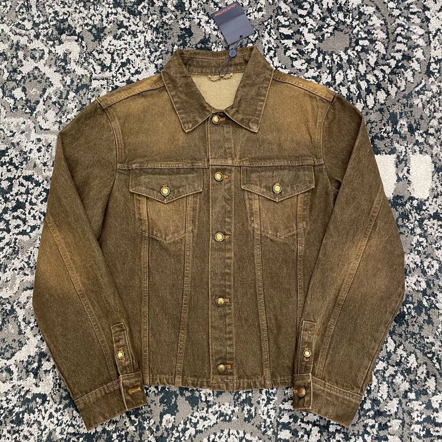 브론즈 데님 재킷, 청바지 (Bronze denim jacket, jeans)