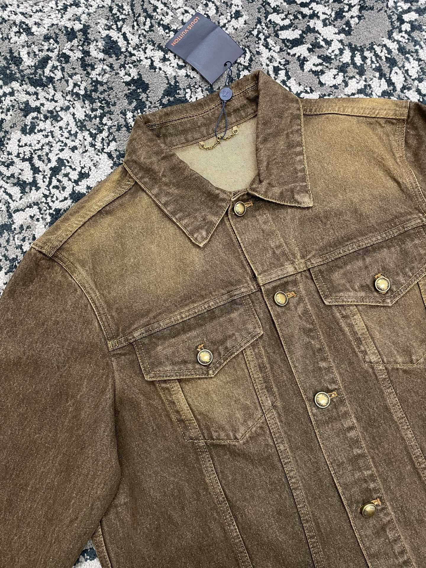 브론즈 데님 재킷, 청바지 (Bronze denim jacket, jeans)