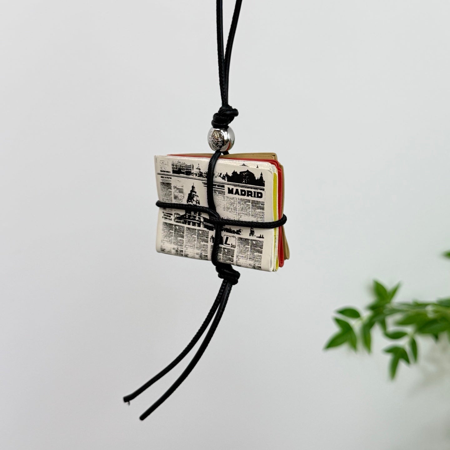 페블 참 (pebble charm)