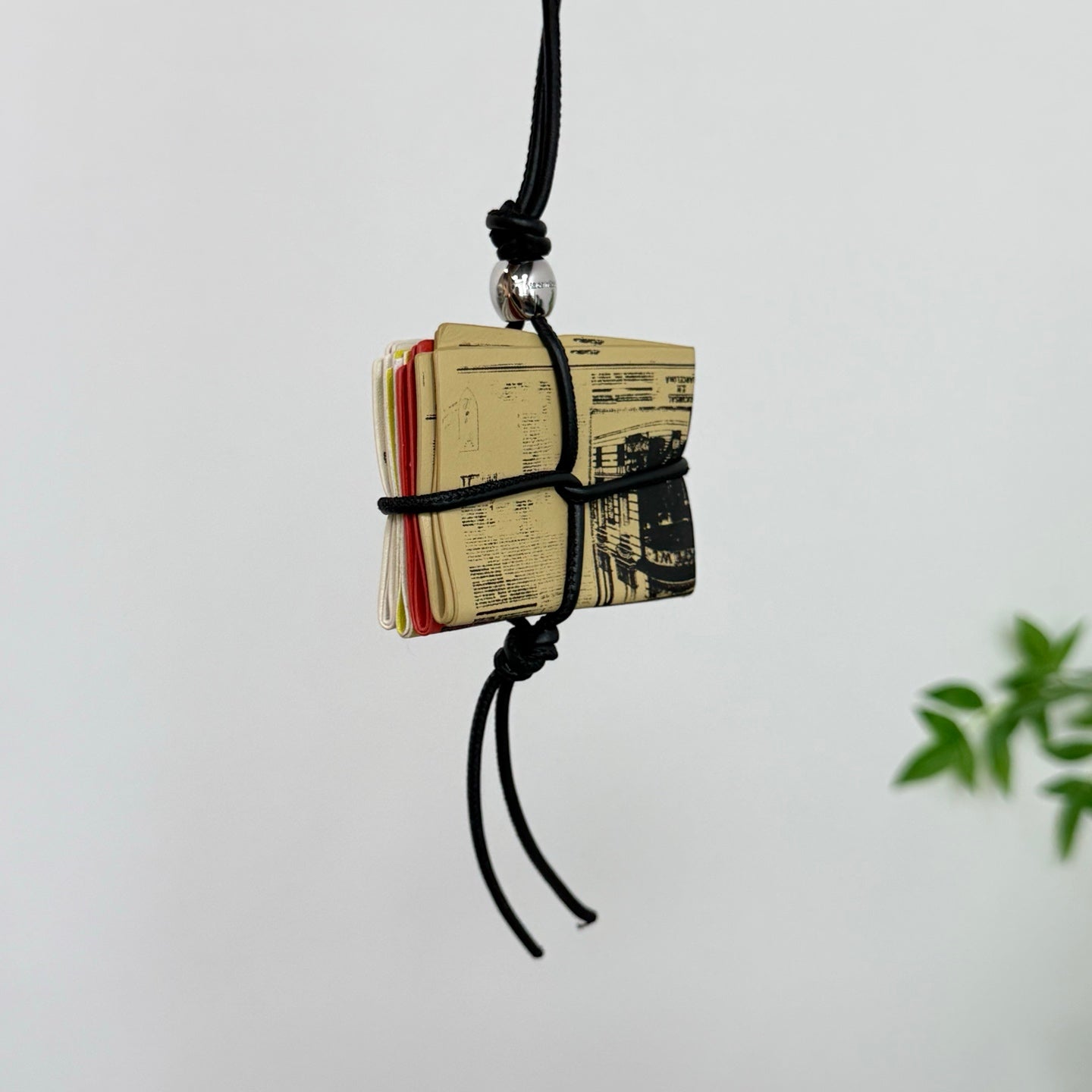 페블 참 (pebble charm)