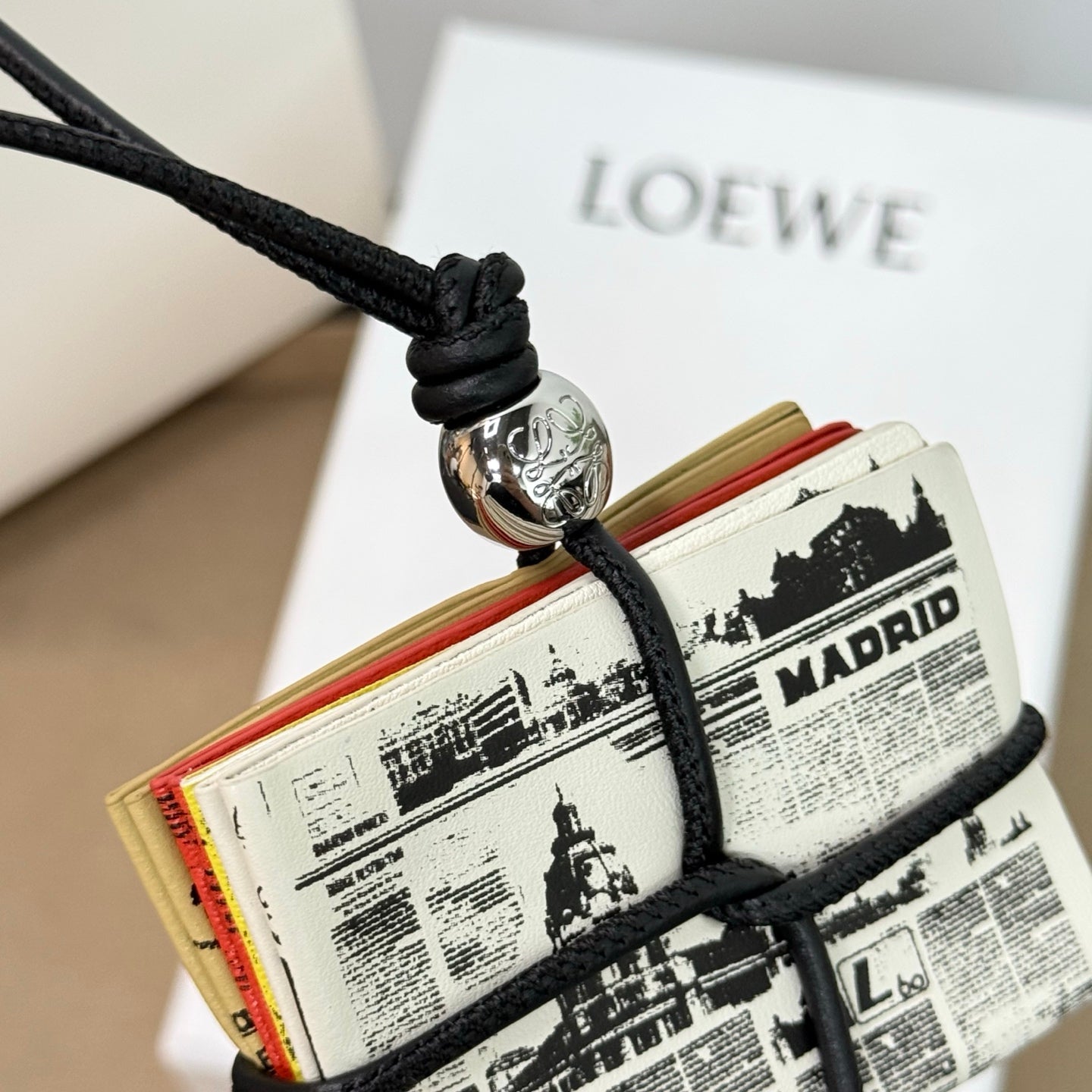 페블 참 (pebble charm)
