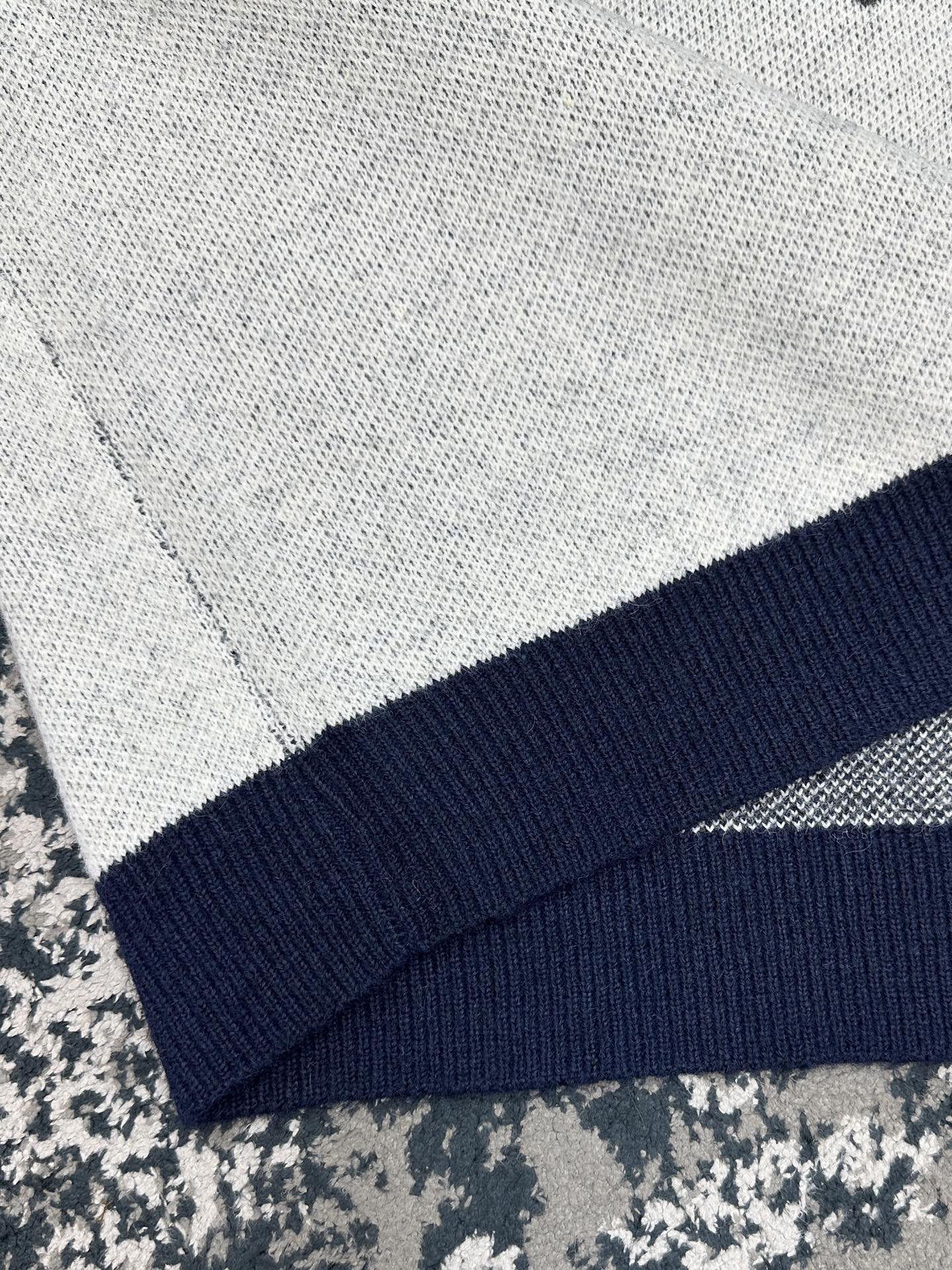 브러시드 울 캐시 스웨터 (Brushed Wool-Cashmere Sweater)