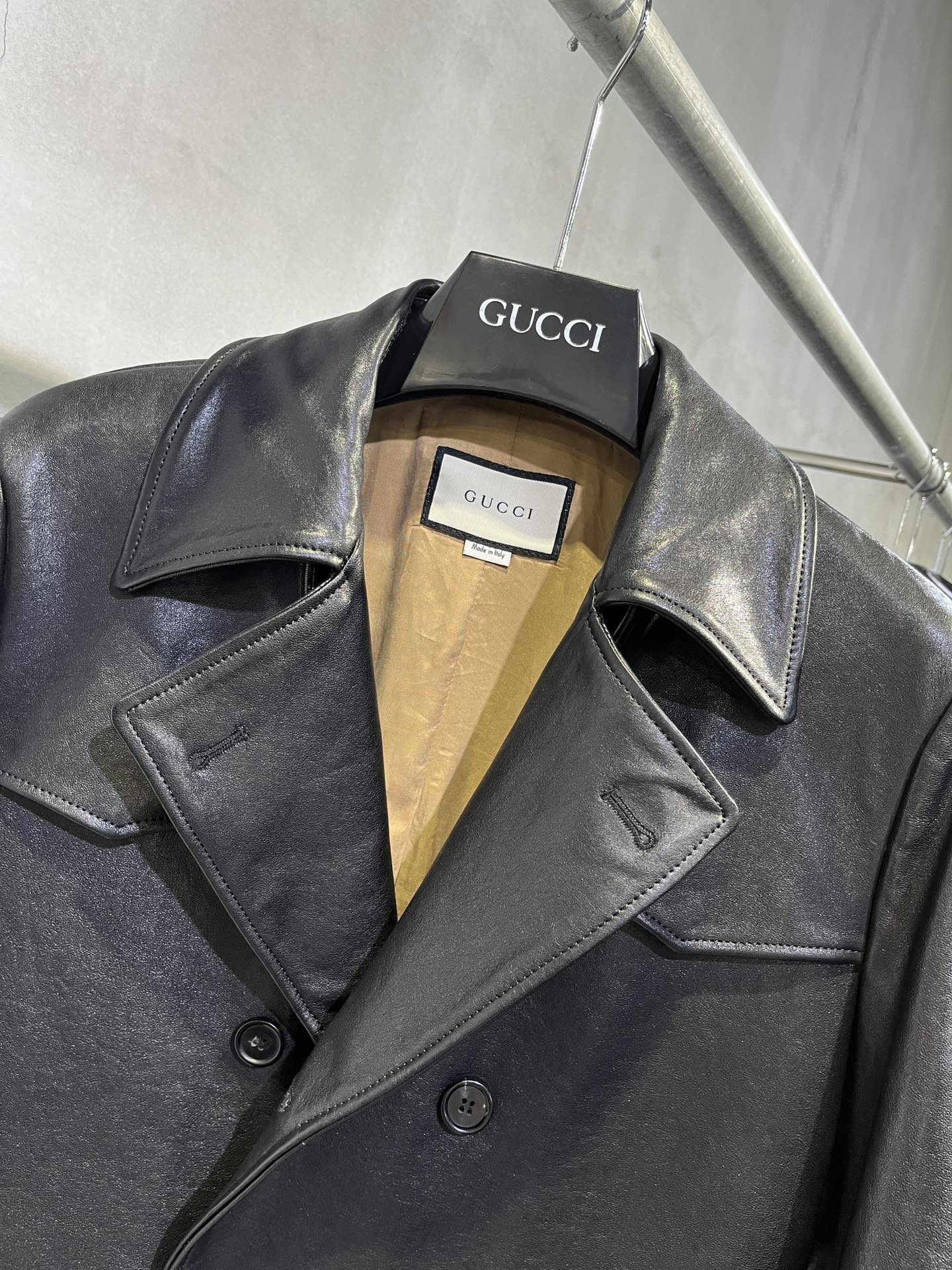 램스킨 트렌치 코트 (Lambskin trench coat)