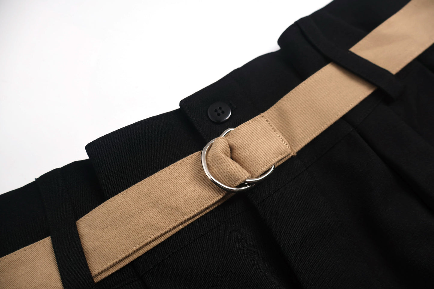 벨트 팬츠 (belted pants)