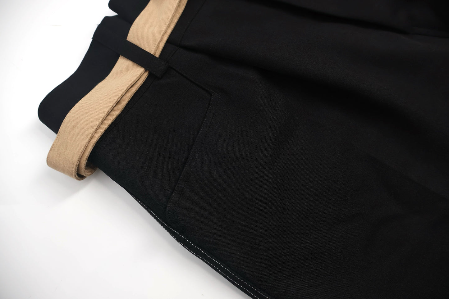 벨트 팬츠 (belted pants)