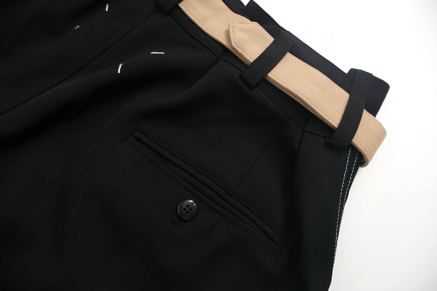 벨트 팬츠 (belted pants)