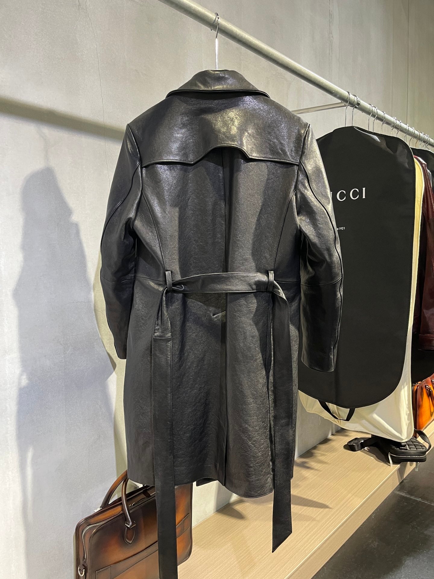 램스킨 트렌치 코트 (Lambskin trench coat)