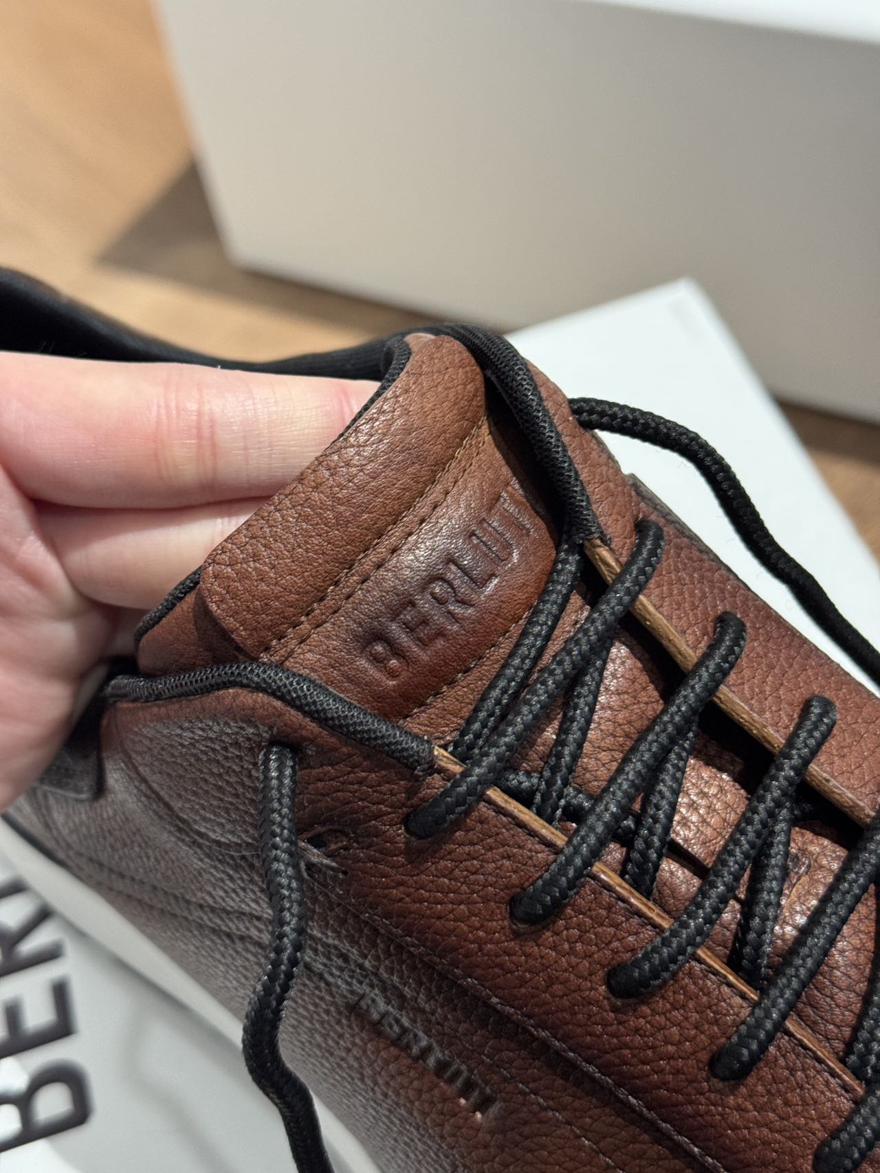 패스트 트랙 스니커즈 (Fast Track Sneakers)