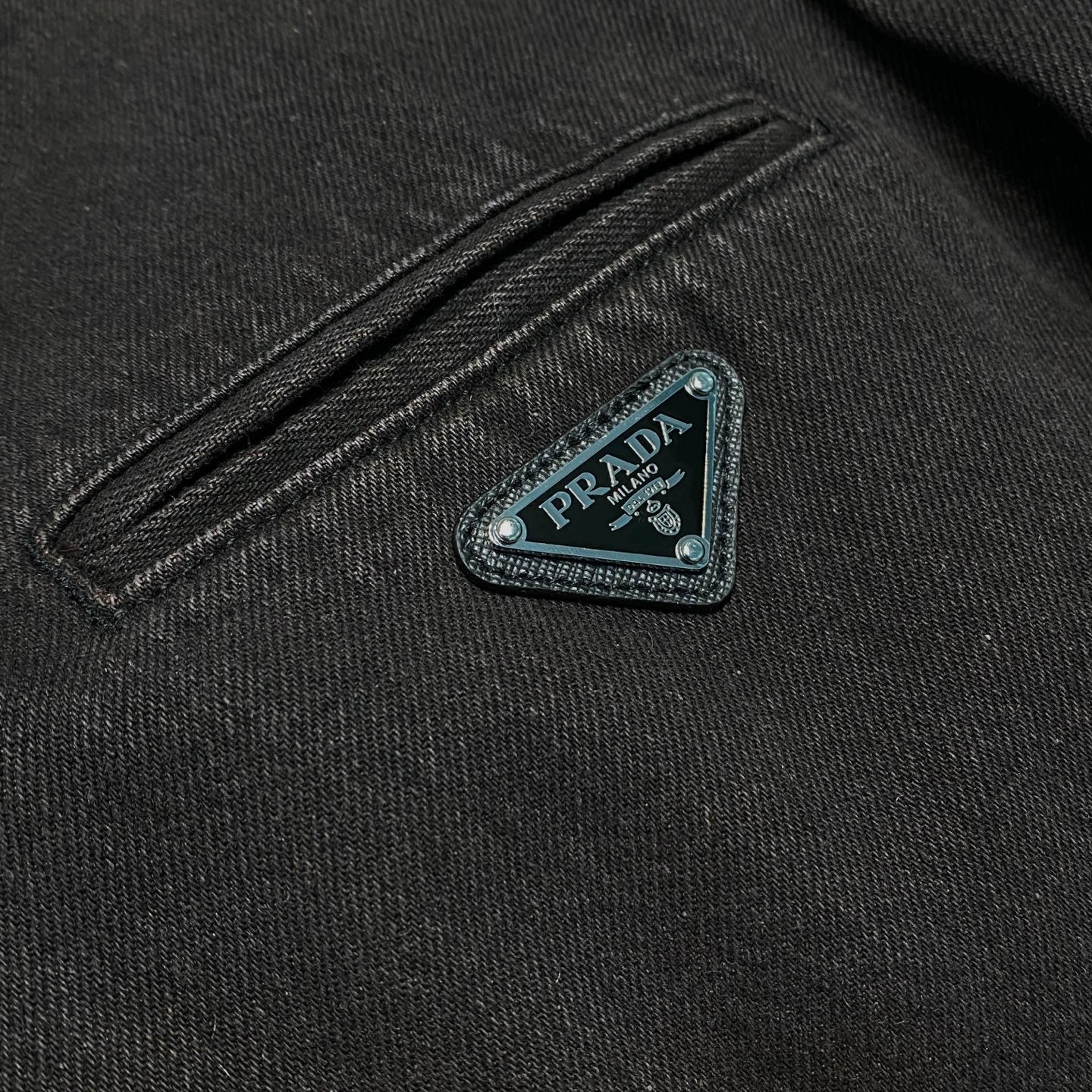 블랙워시드 데님재킷 (Black washed denim jacket)