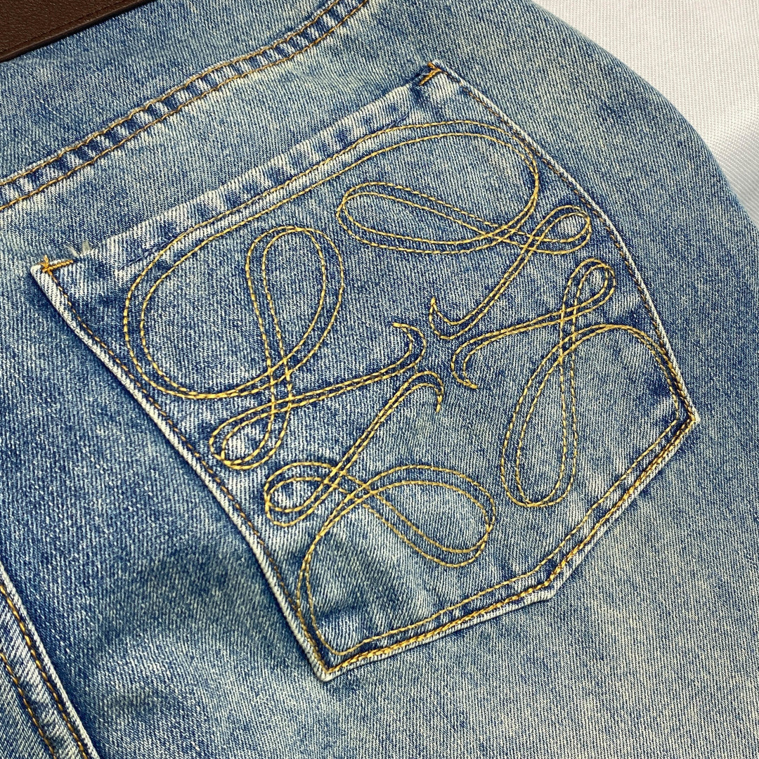 인디고 워싱 청바지 (Indigo washed jeans)