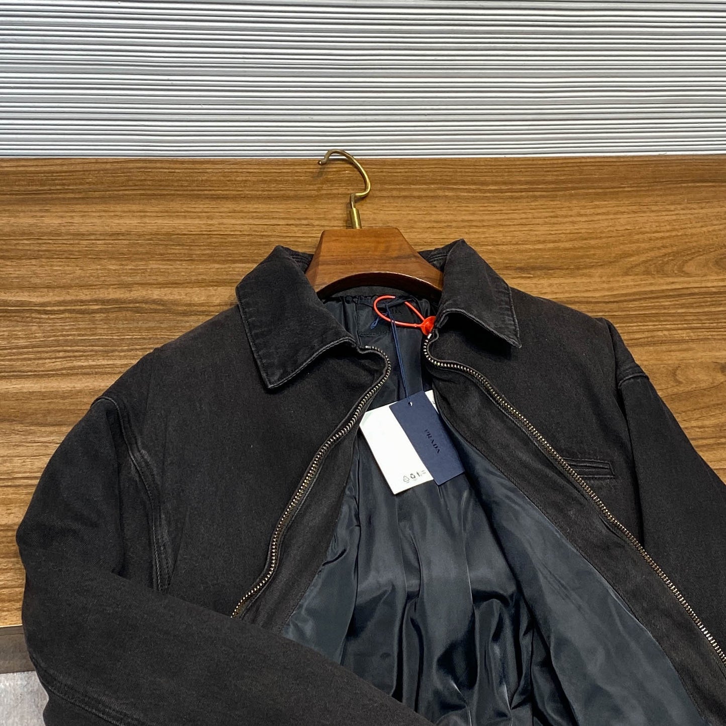 블랙워시드 데님재킷 (Black washed denim jacket)