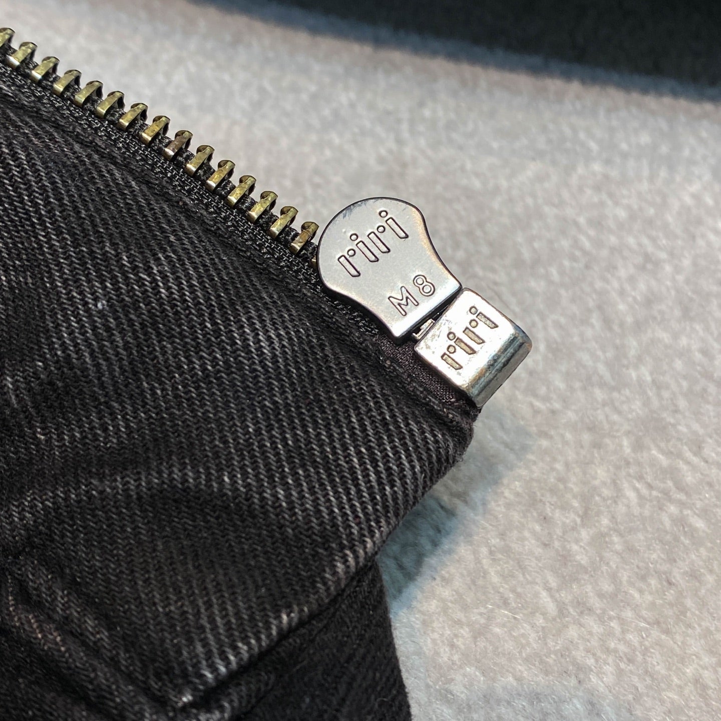 블랙워시드 데님재킷 (Black washed denim jacket)