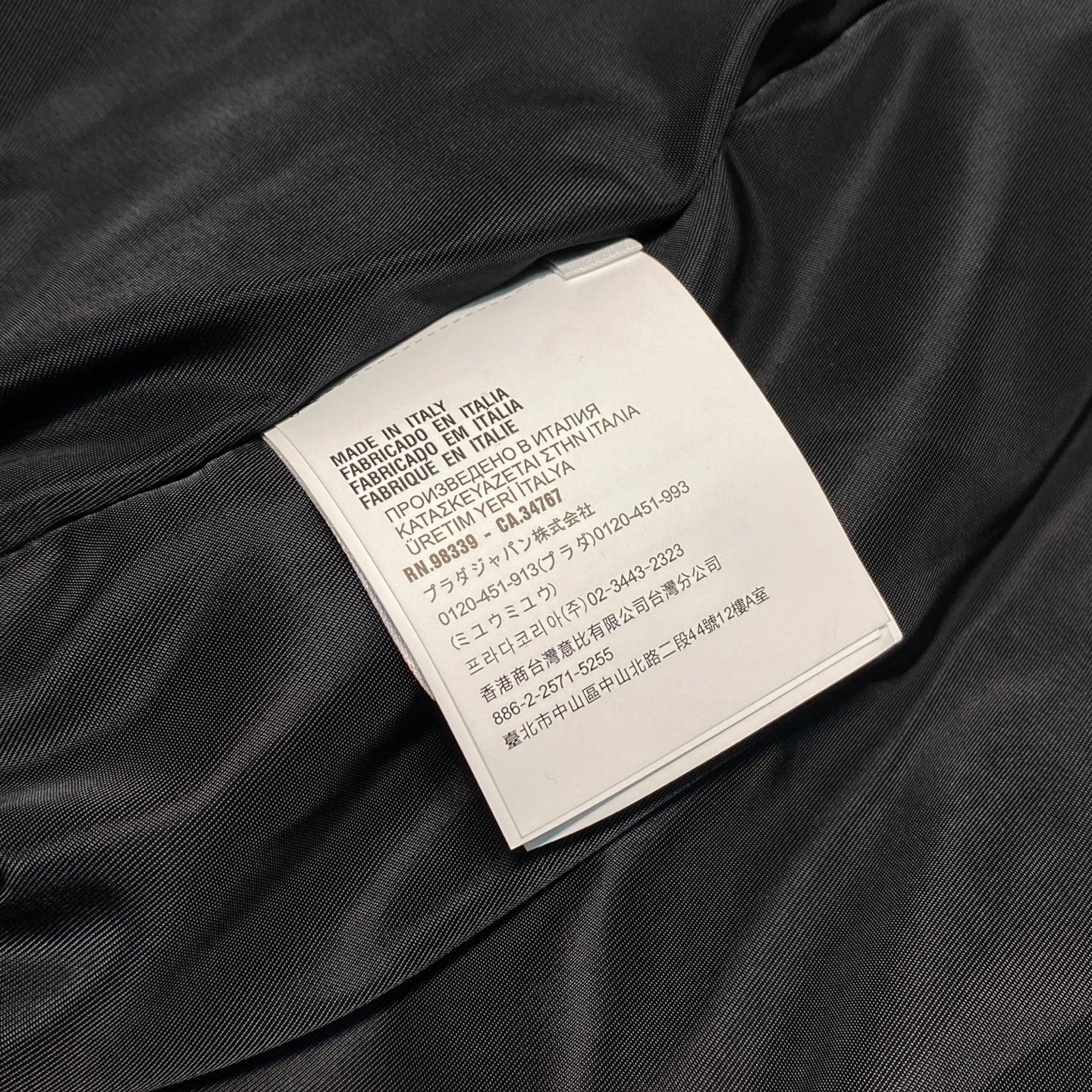 블랙워시드 데님재킷 (Black washed denim jacket)