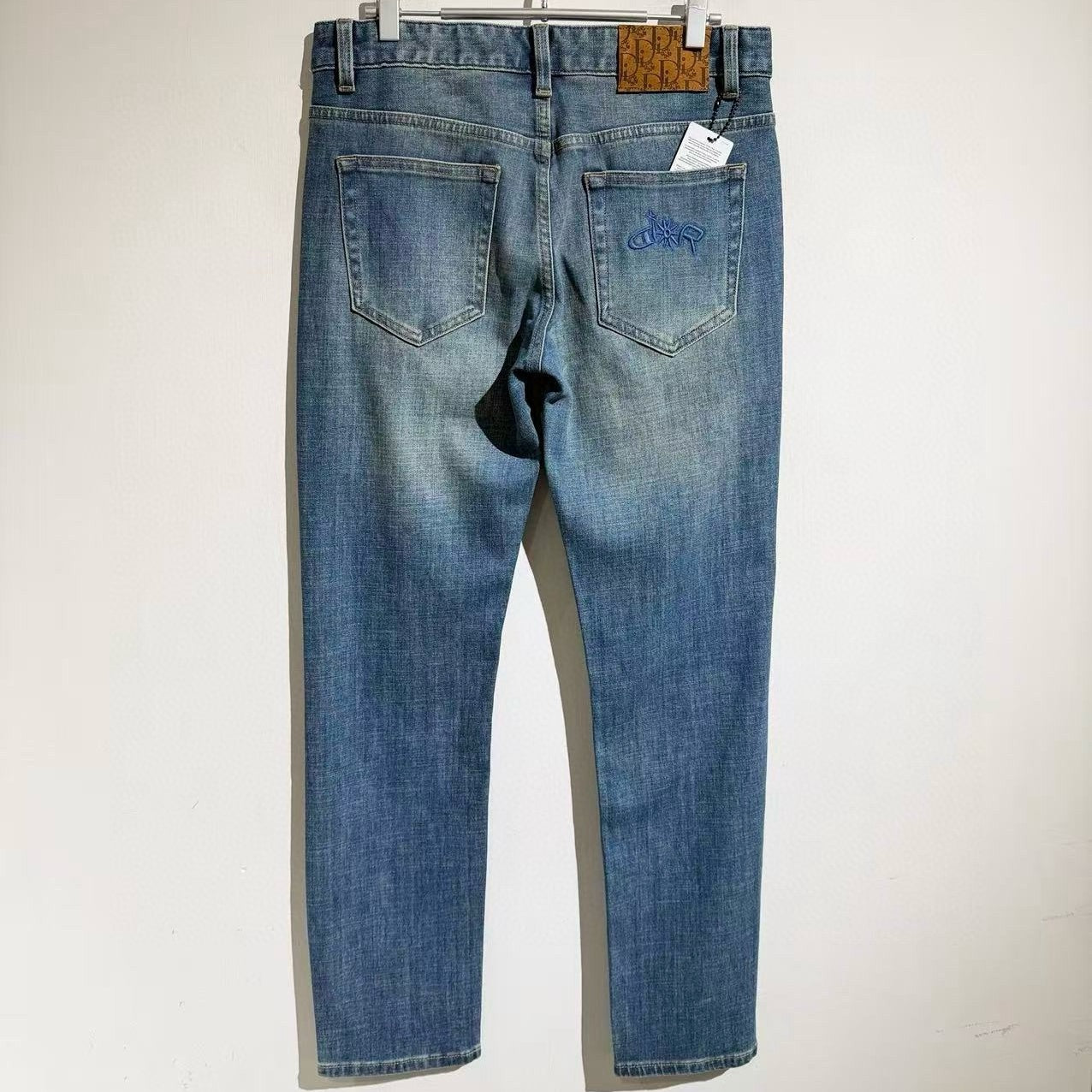라이트 애저 청바지 (Light Azure Jeans)