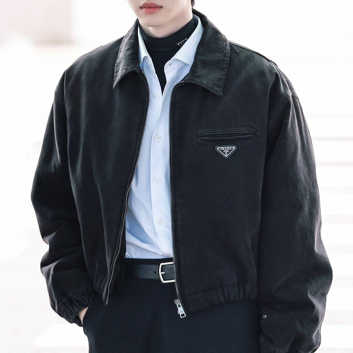 블랙워시드 데님재킷 (Black washed denim jacket)