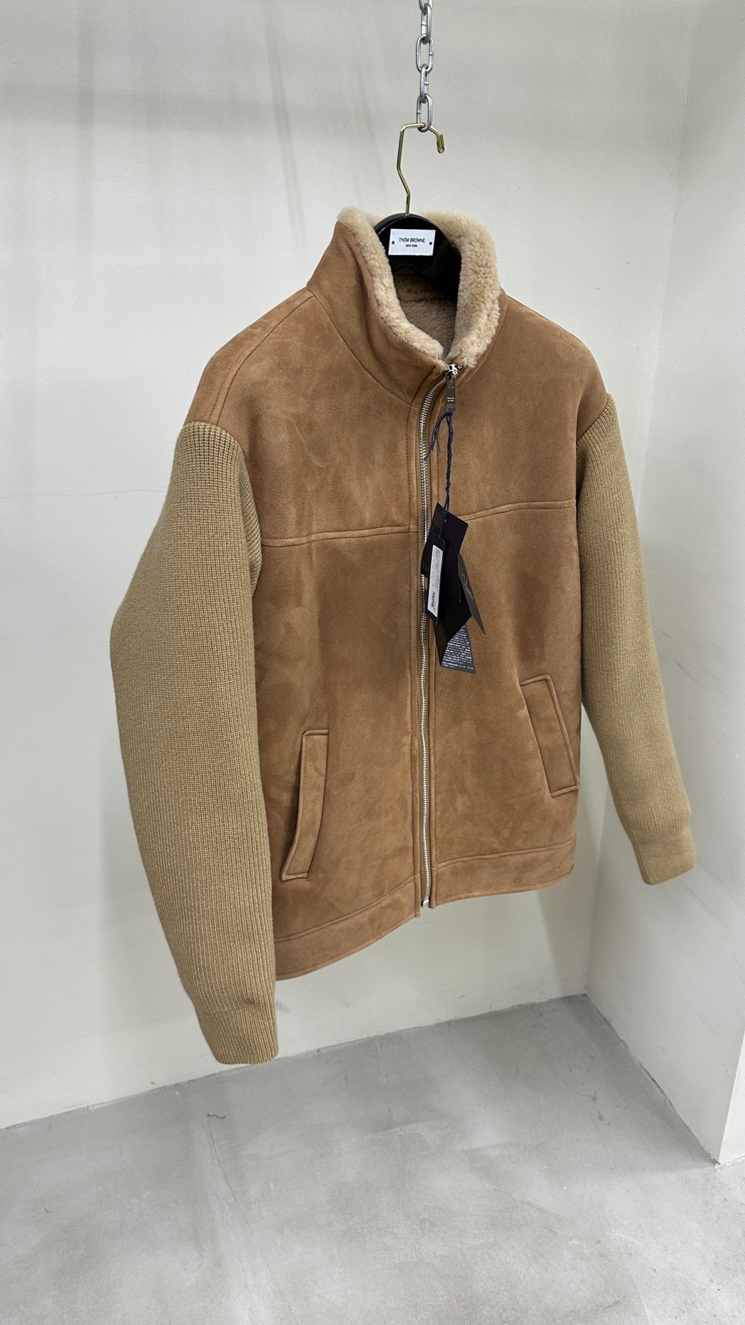 J440761.3 마이크로루즈 무스탕