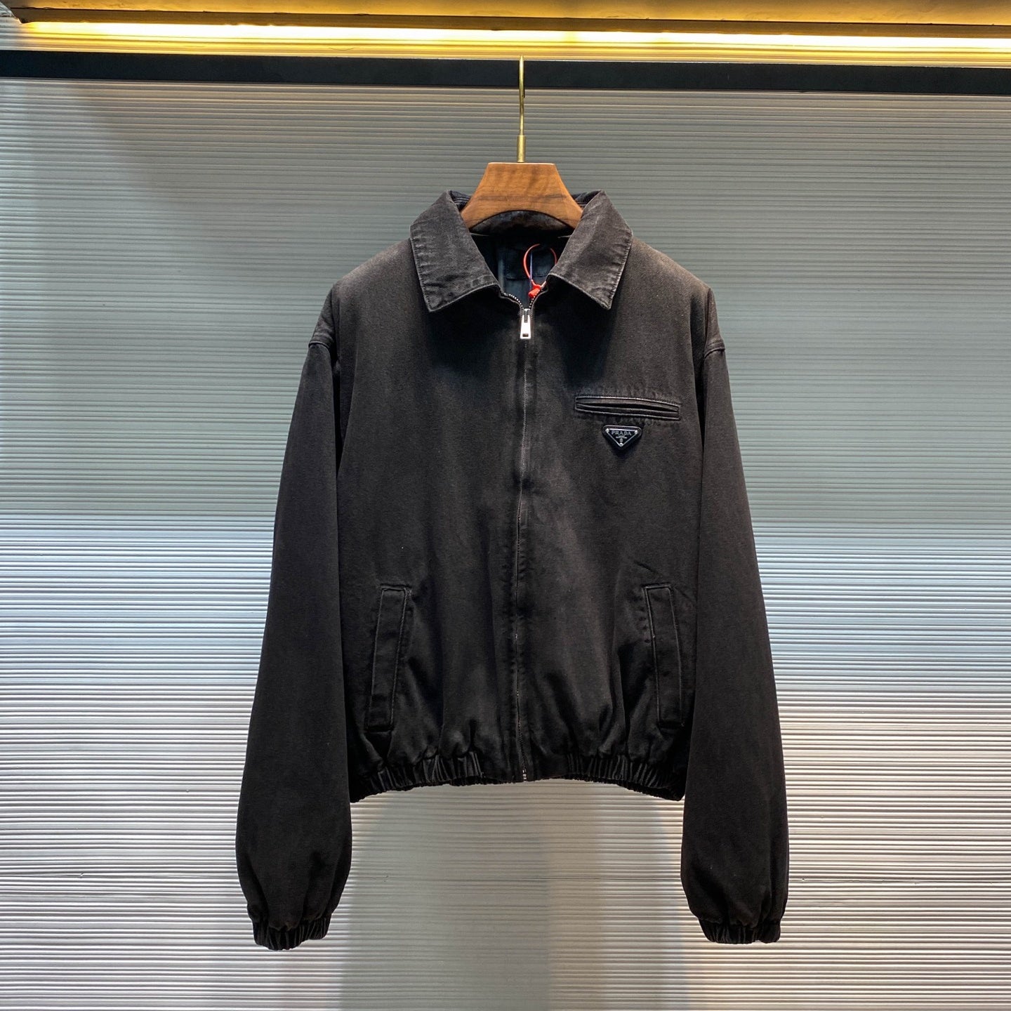 블랙워시드 데님재킷 (Black washed denim jacket)