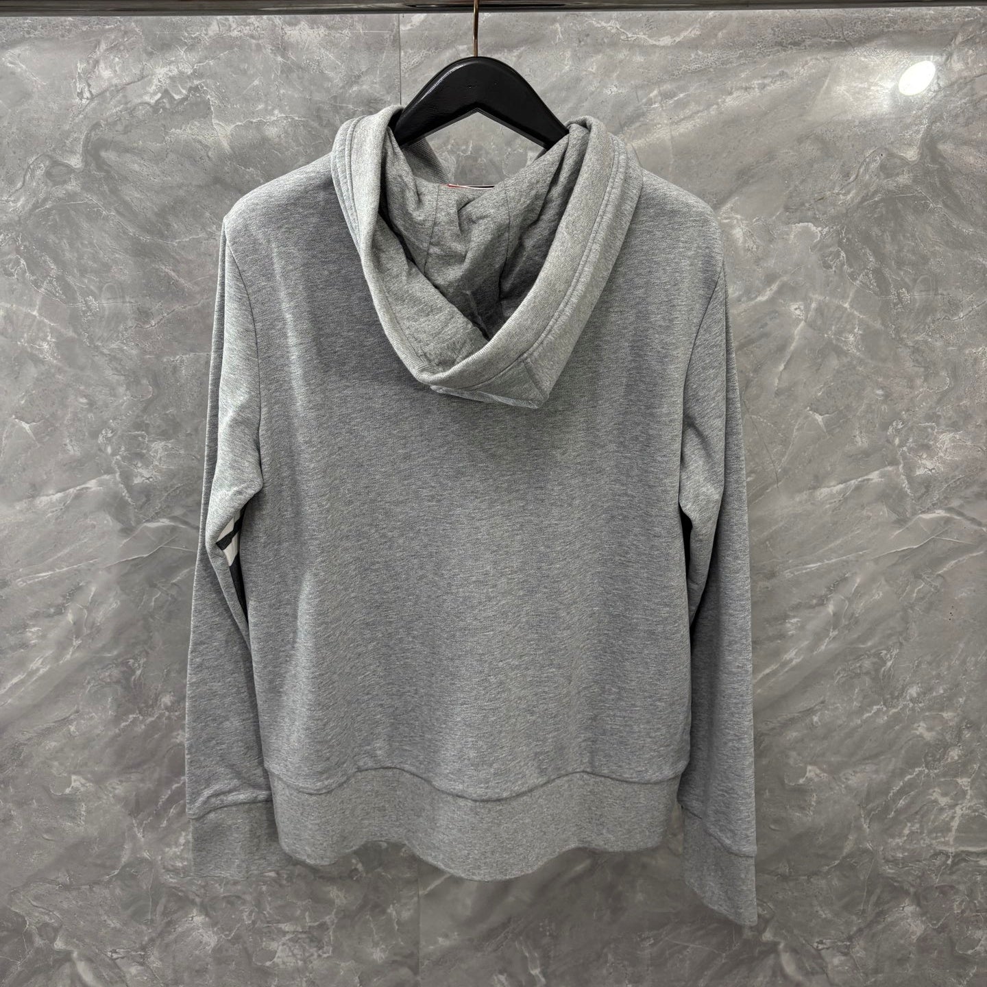 컬러 블록 트레이닝복 (Color-block tracksuit)