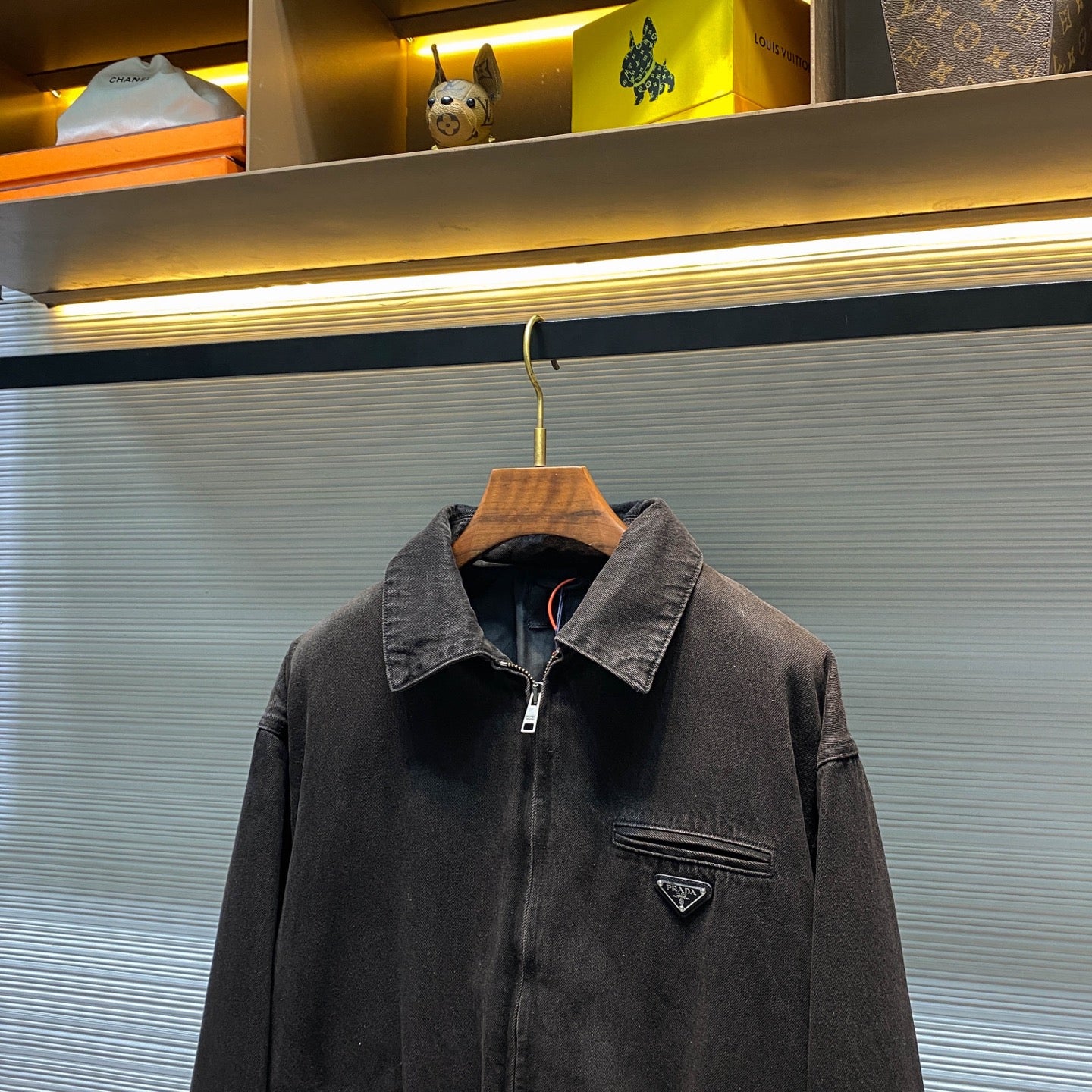 블랙워시드 데님재킷 (Black washed denim jacket)