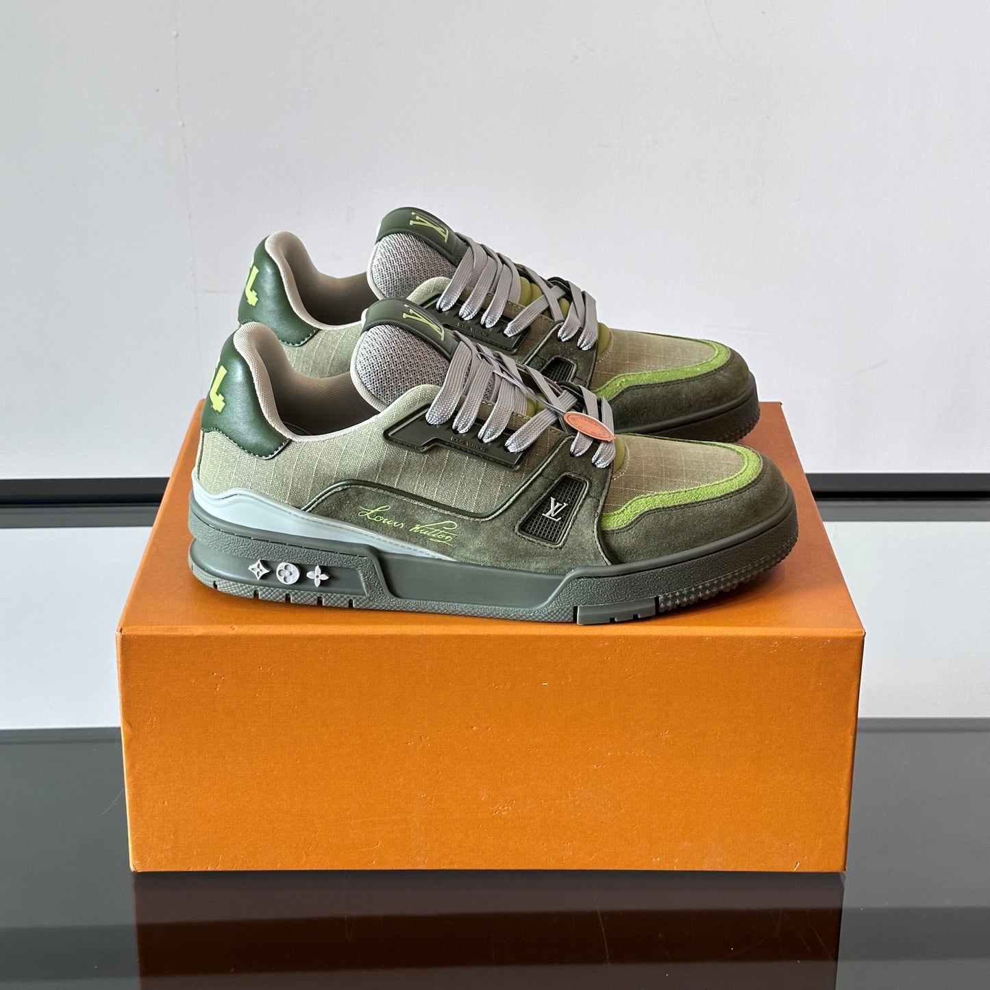 JIA 트레이너스니커즈 (JIA Trainer Sneakers)