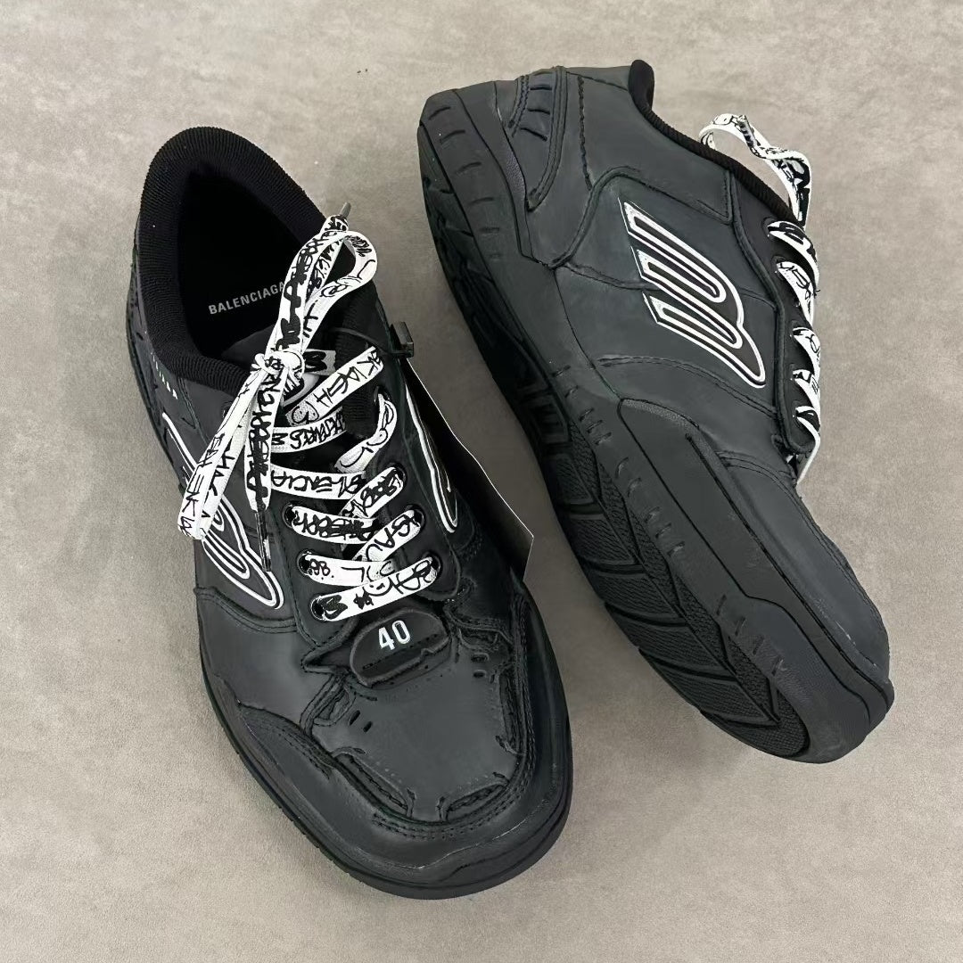 햄튼슨 원아웃 스니커즈 (Hamptonson One Out Sneakers)