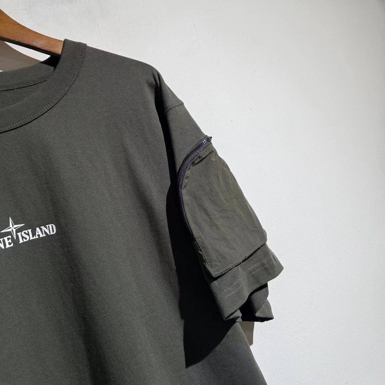 밀리터리 포켓 티셔츠 (Military Pocket T-Shirt)