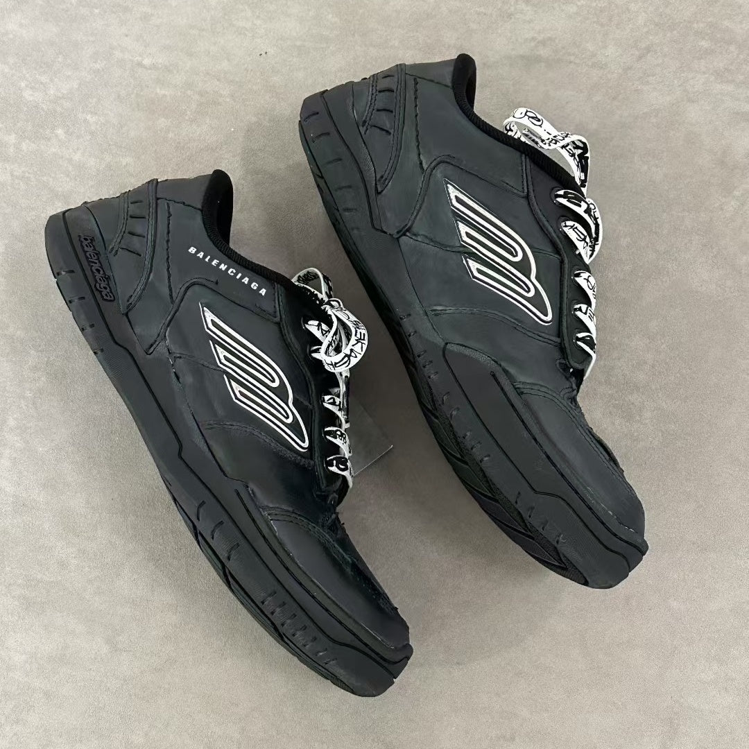 햄튼슨 원아웃 스니커즈 (Hamptonson One Out Sneakers)