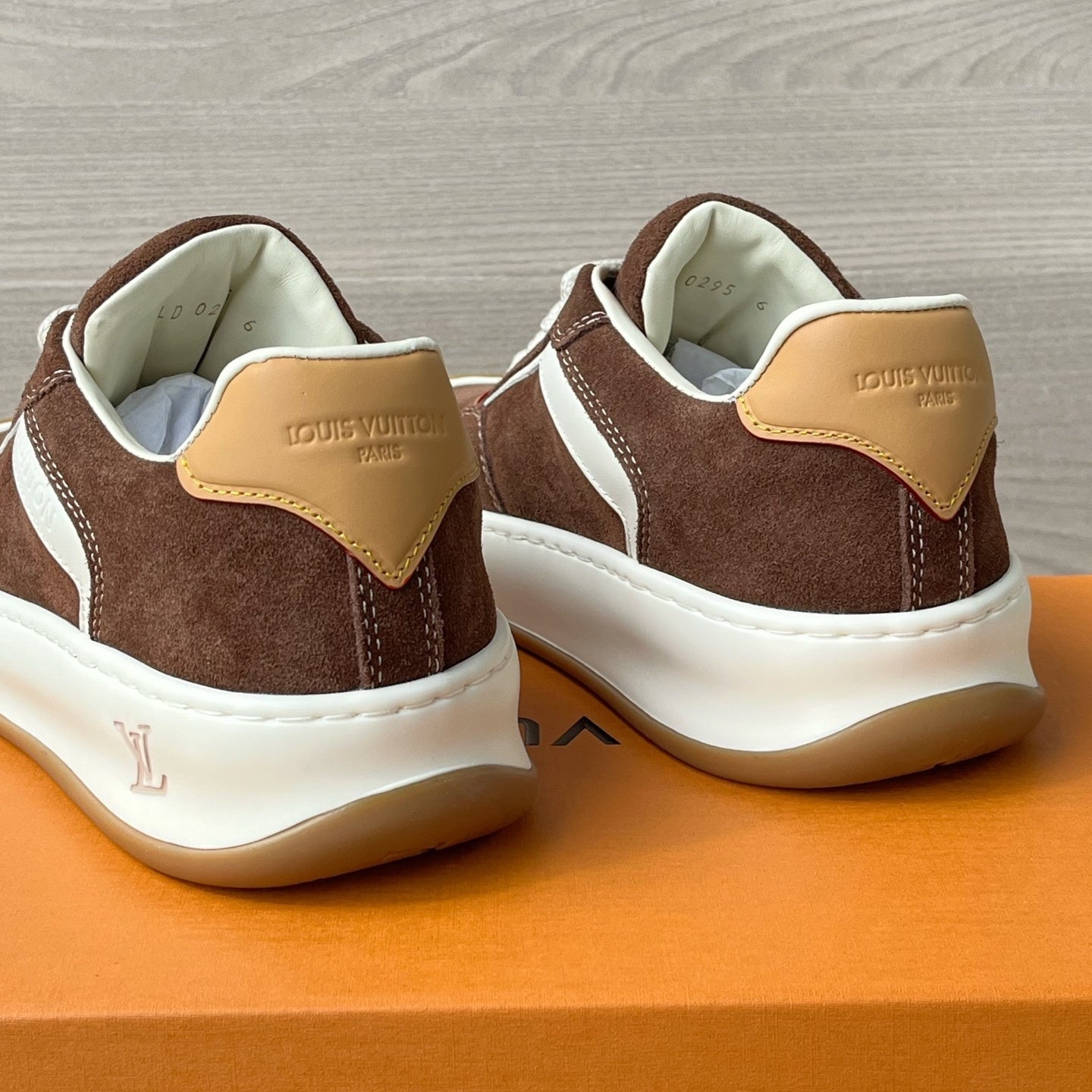 트레이너 스니커즈 (trainer sneakers)