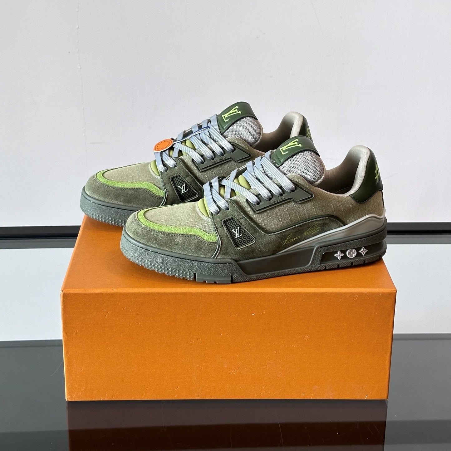 JIA 트레이너스니커즈 (JIA Trainer Sneakers)