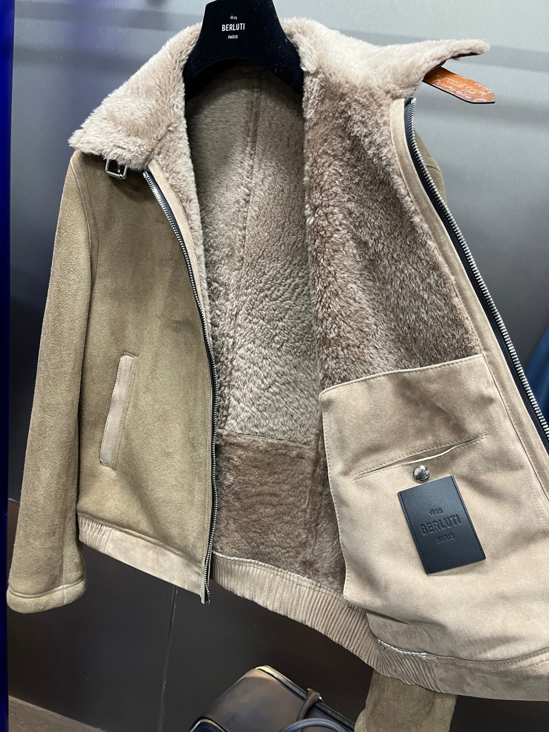 베를루티 무스탕 (Berluti Mustang)