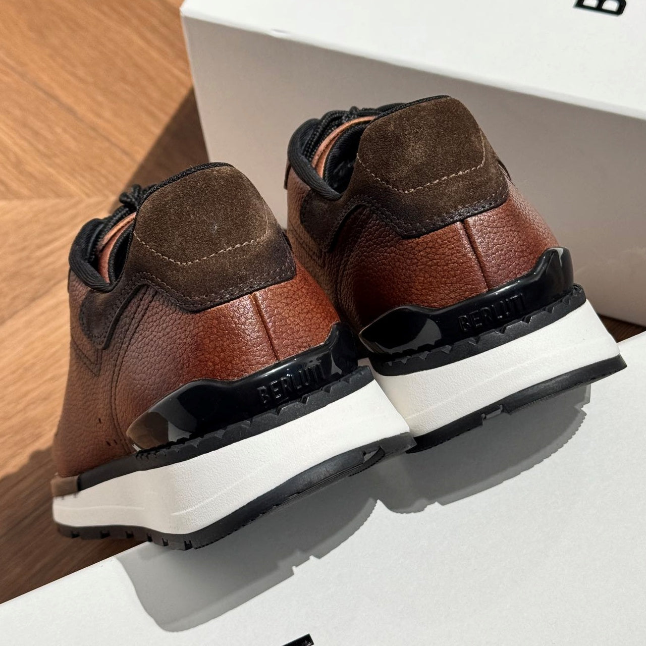 패스트 트랙 스니커즈 (Fast Track Sneakers)