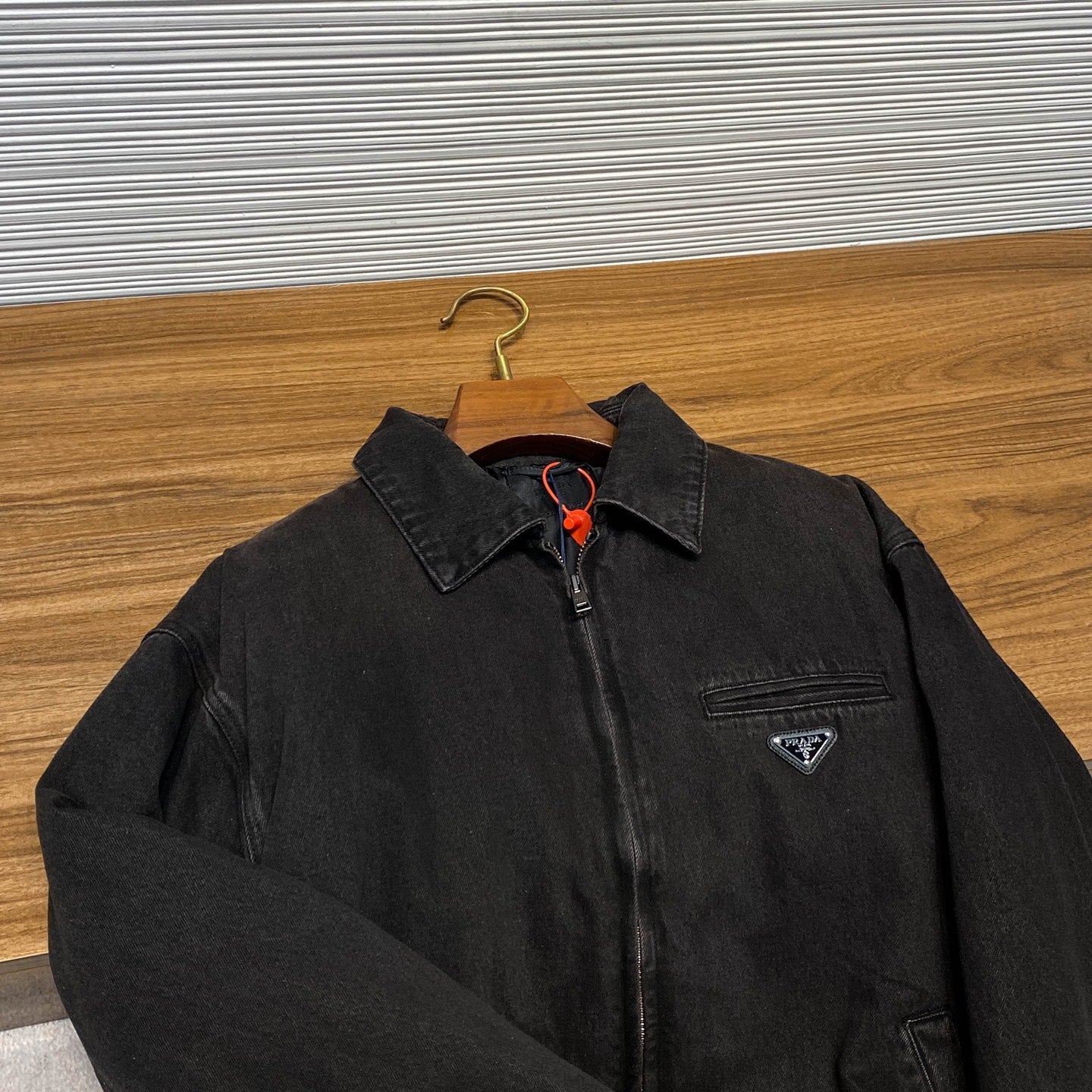 블랙워시드 데님재킷 (Black washed denim jacket)