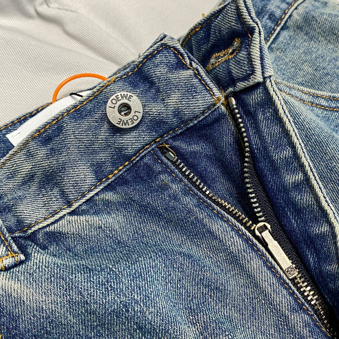 인디고 워싱 청바지 (Indigo washed jeans)
