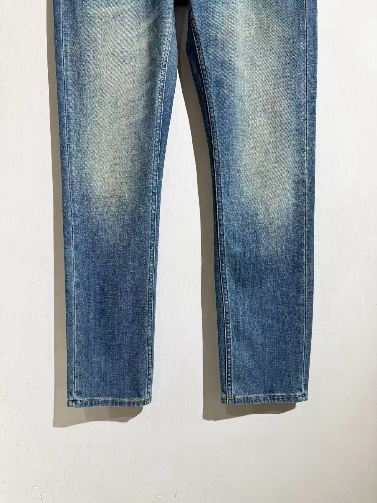 라이트 애저 청바지 (Light Azure Jeans)