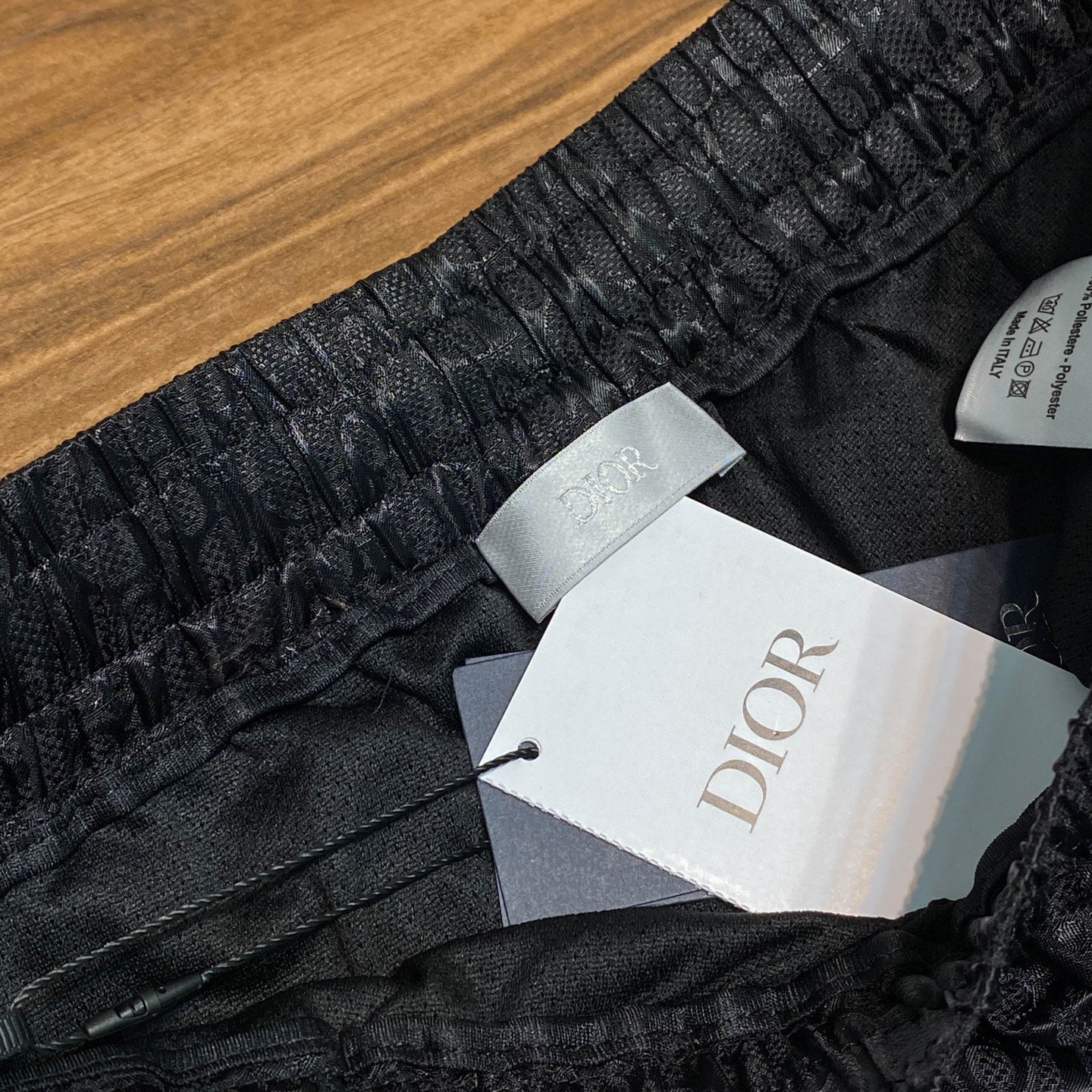 톤온톤 자카드 팬츠 (Tone-on-tone jacquard pants)