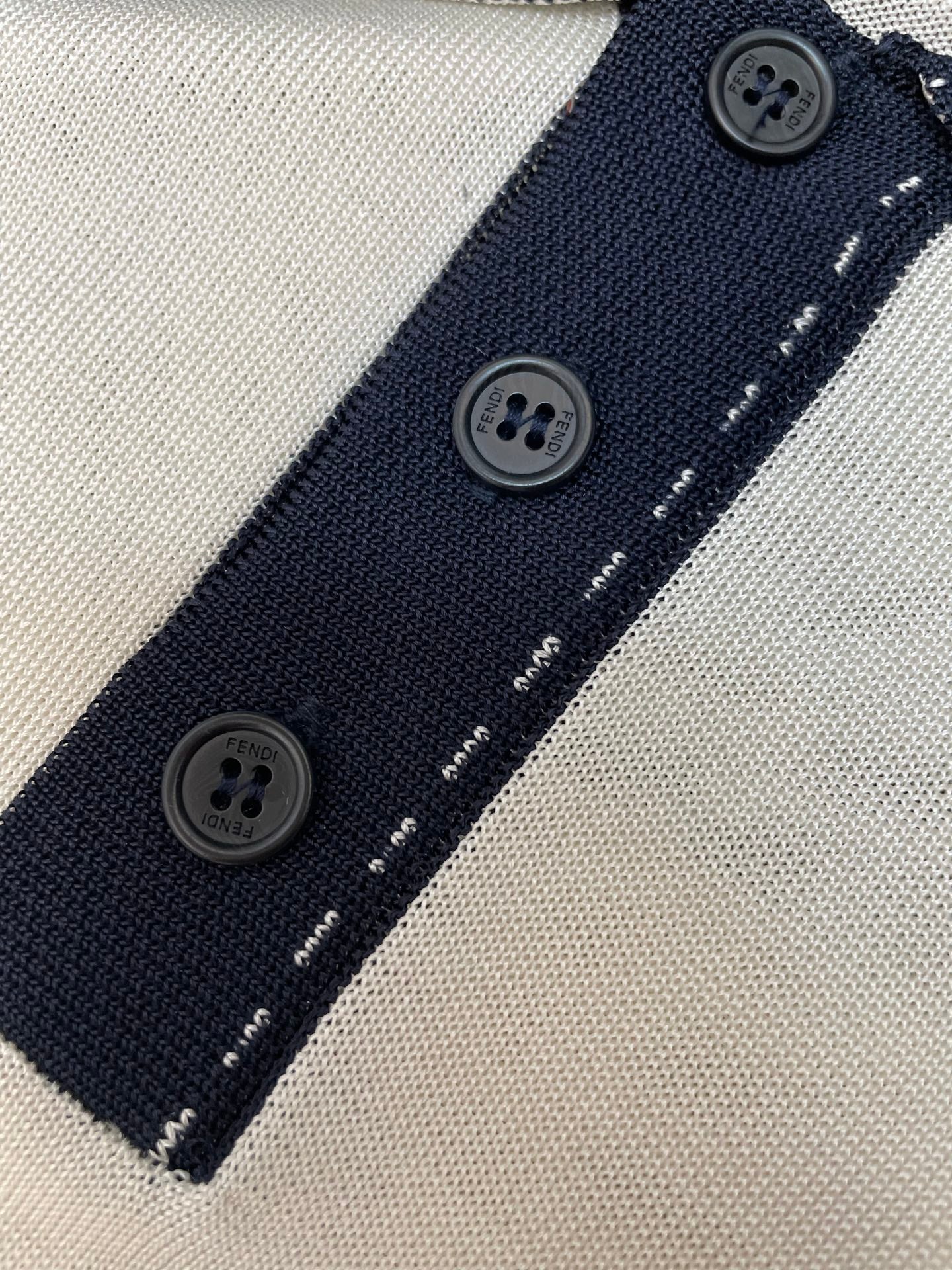 모티프 티셔츠 (Motif t-shirt)