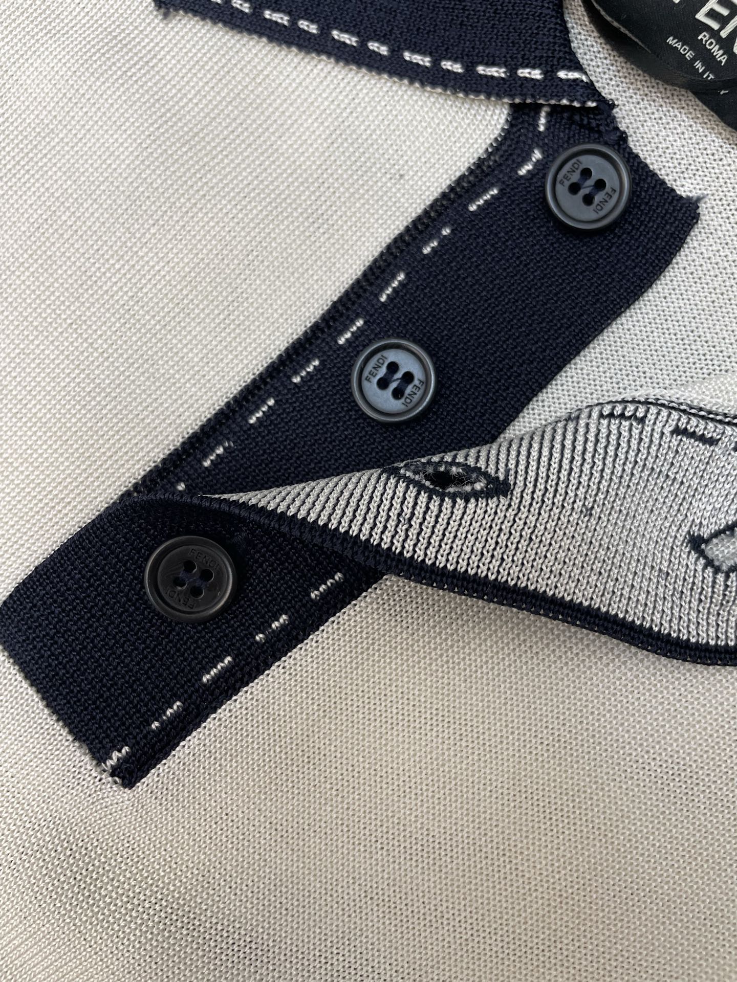 모티프 티셔츠 (Motif t-shirt)