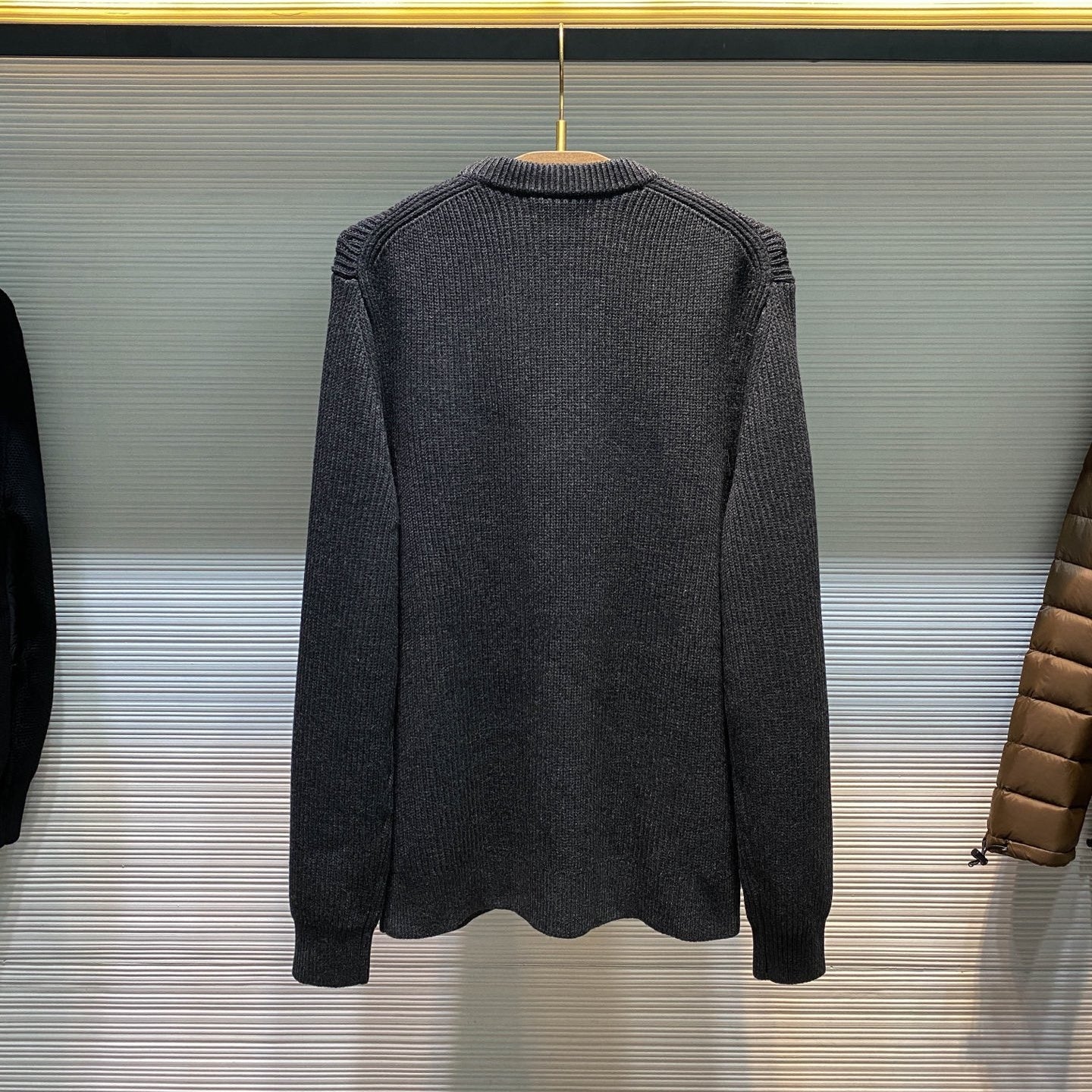 인타르시아 니트티 (Intarsia knit tee)