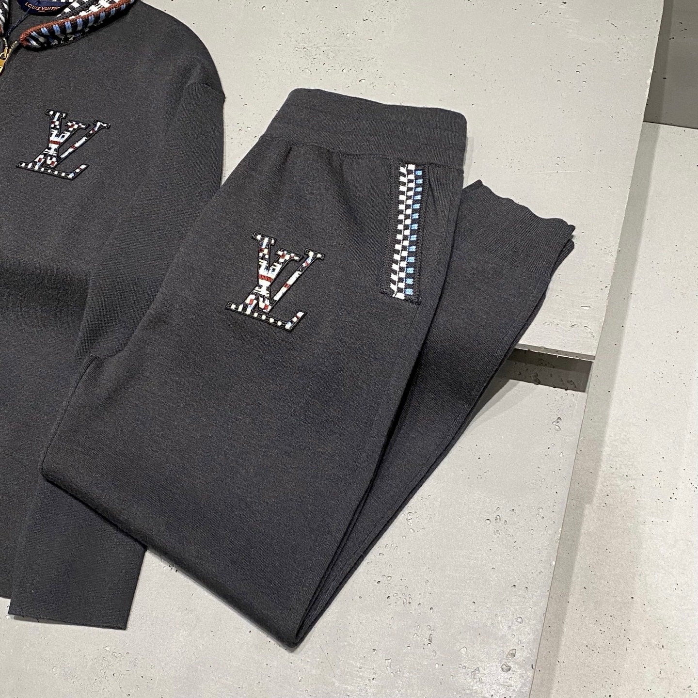 크로셰 트레이닝복 (crochet tracksuit)