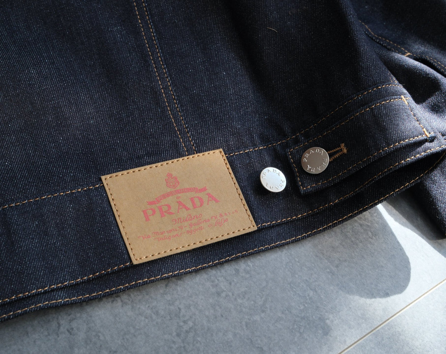 워시드 데님자켓 (Washed denim jacket)