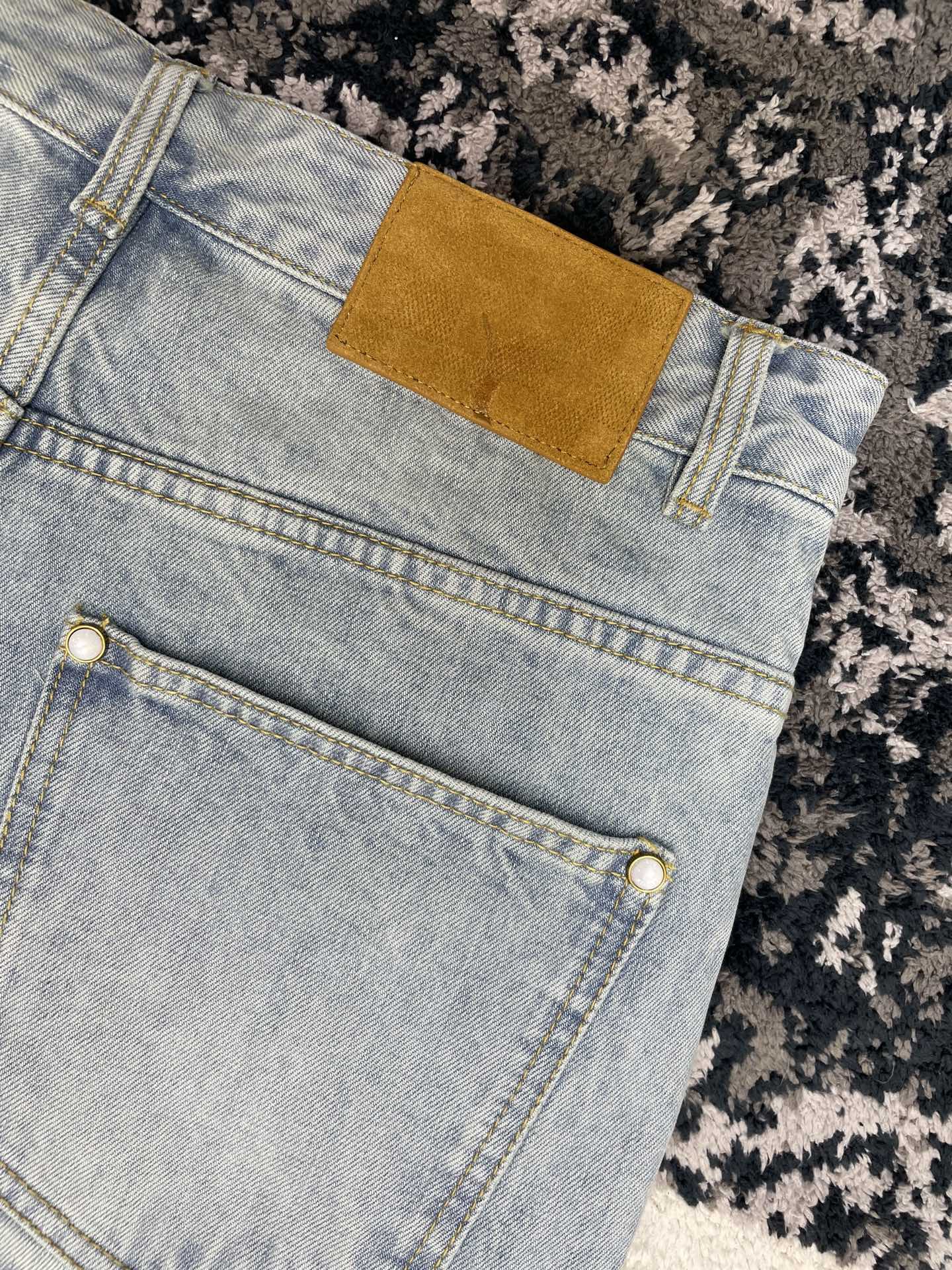 톤온톤 청바지 (Tone-on-tone jeans)