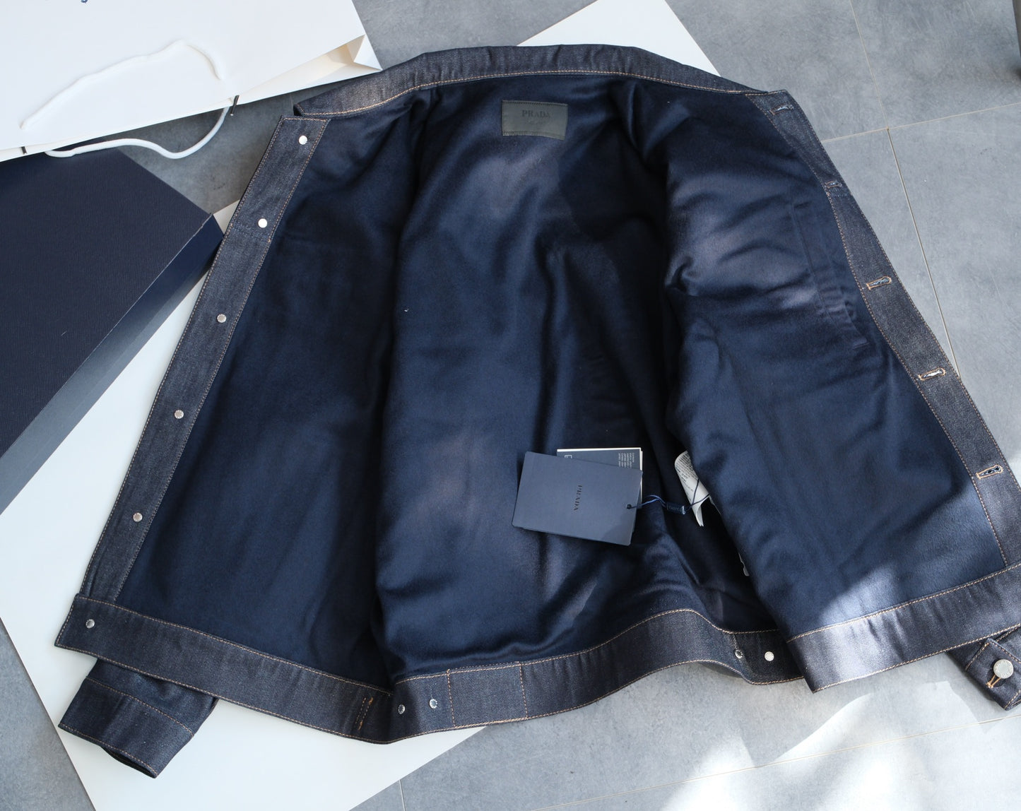 워시드 데님자켓 (Washed denim jacket)
