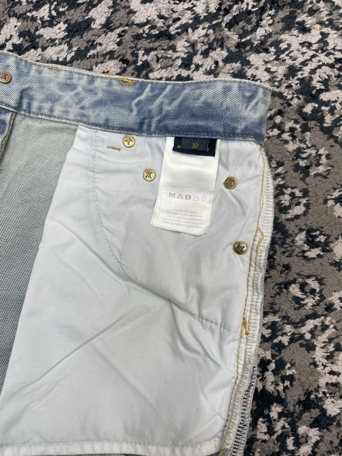 톤온톤 청바지 (Tone-on-tone jeans)