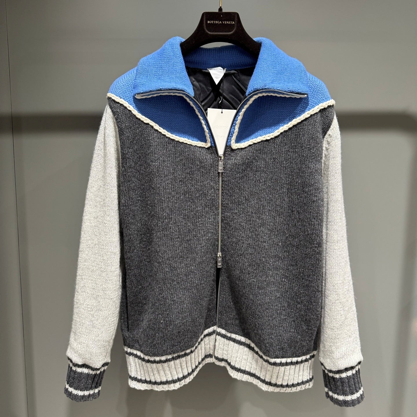 스탠드넥 니트가디건 (Stand-neck knit cardigan)