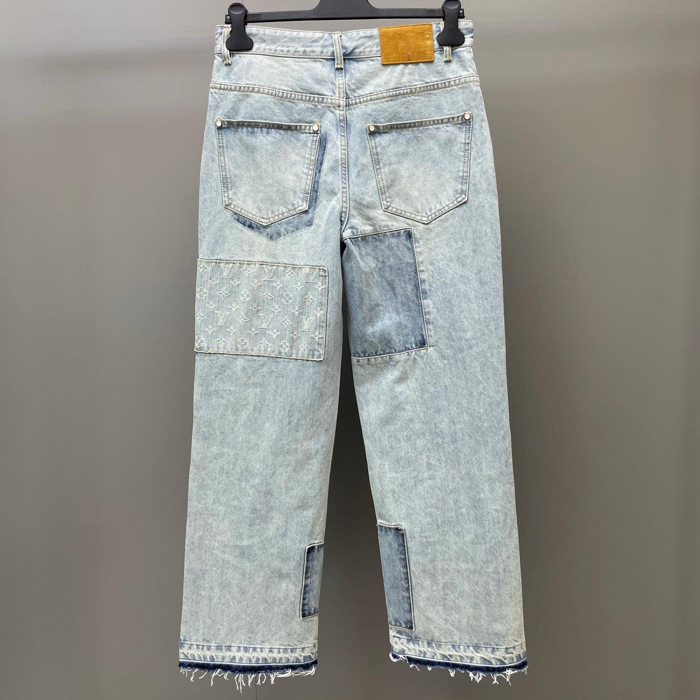 톤온톤 청바지 (Tone-on-tone jeans)